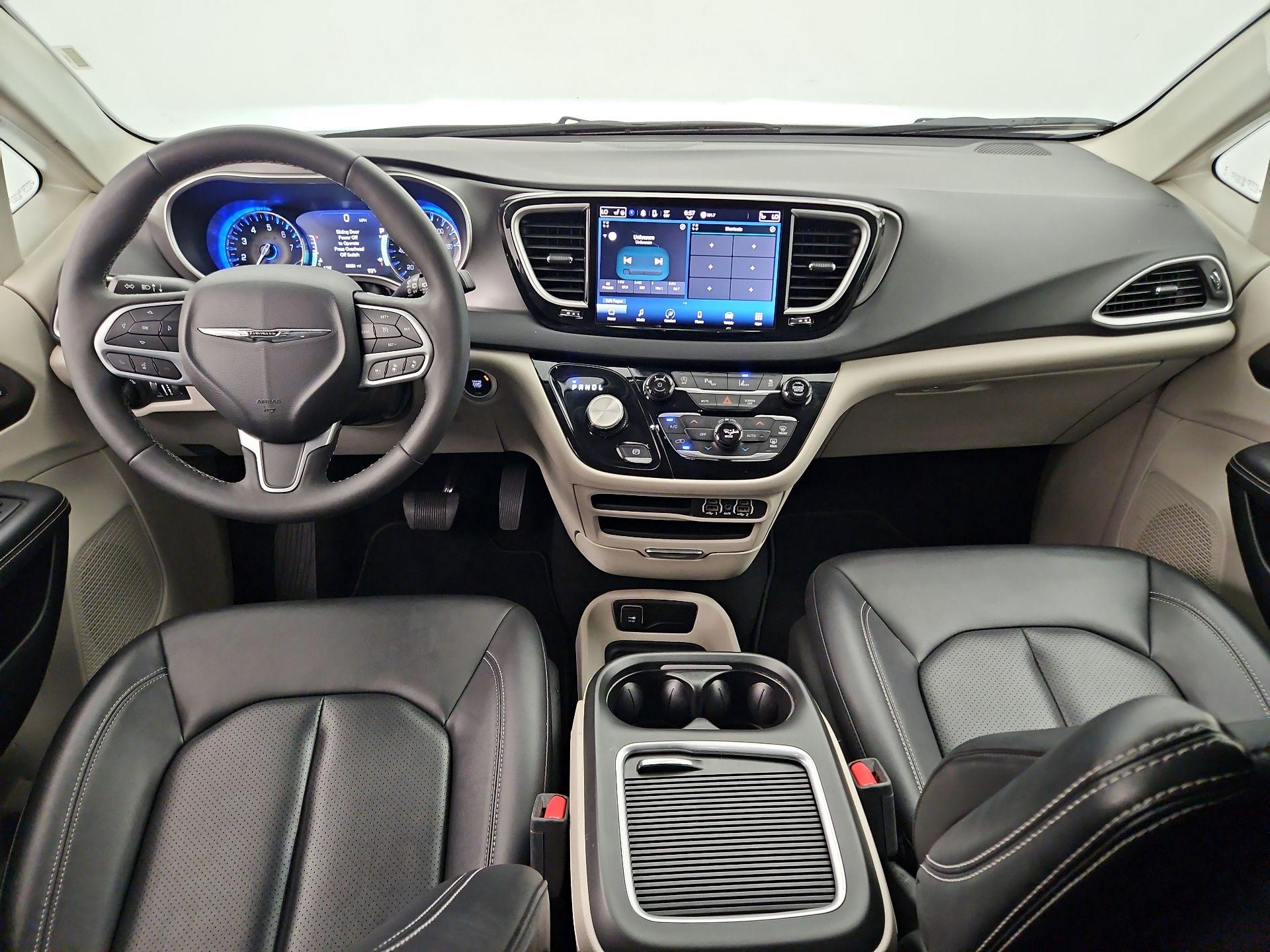 Thumbnail: 2024 Chrysler Pacifica - 9