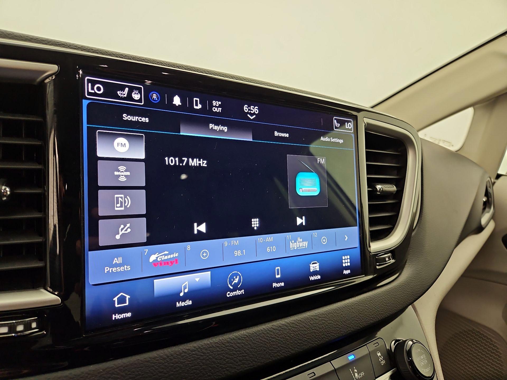 Thumbnail: 2024 Chrysler Pacifica - 15
