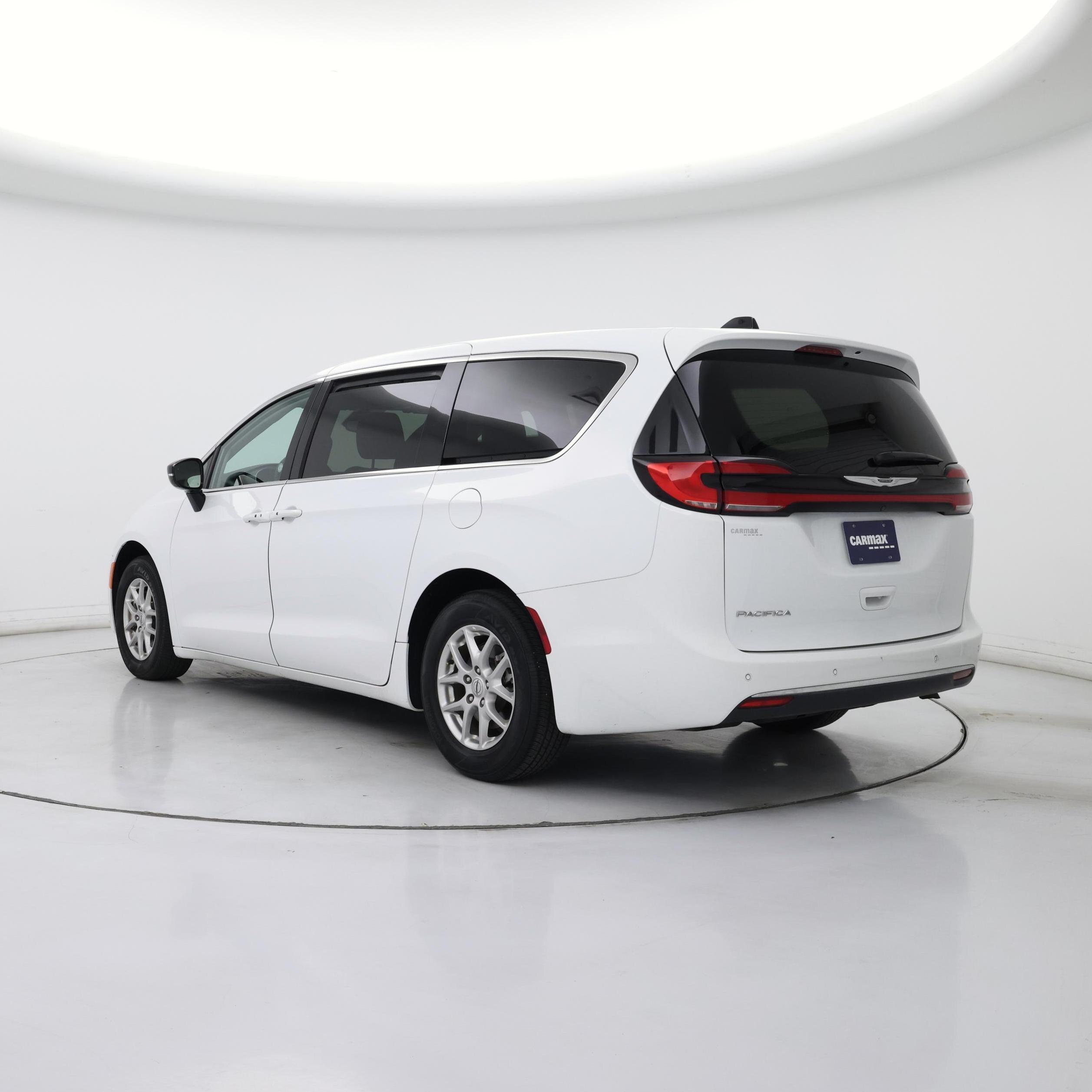 Thumbnail: 2024 Chrysler Pacifica - 2