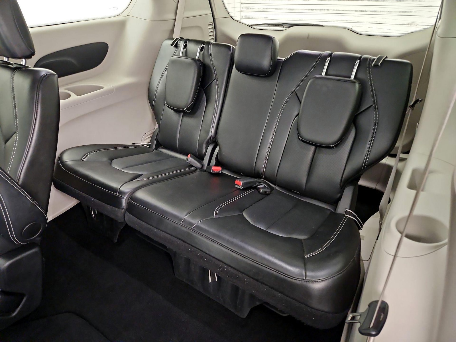 2024 Chrysler Pacifica Touring L - Photo 21