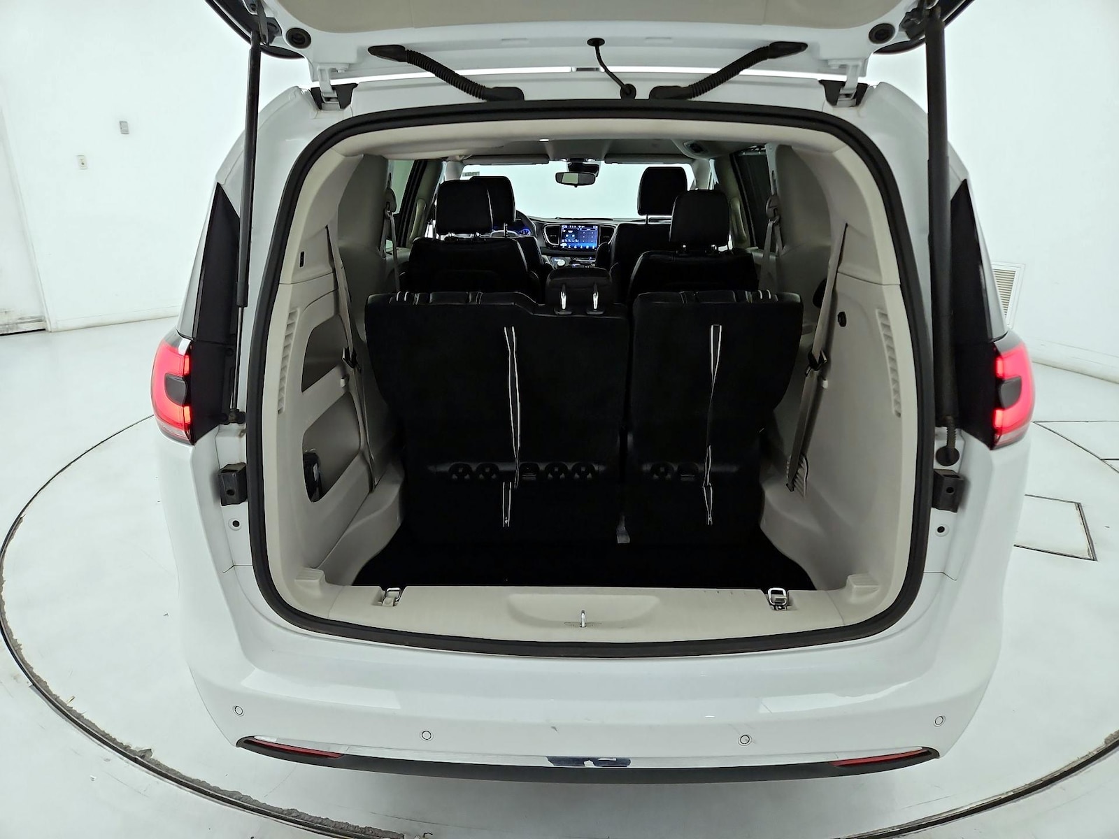 2024 Chrysler Pacifica Touring L - Photo 22