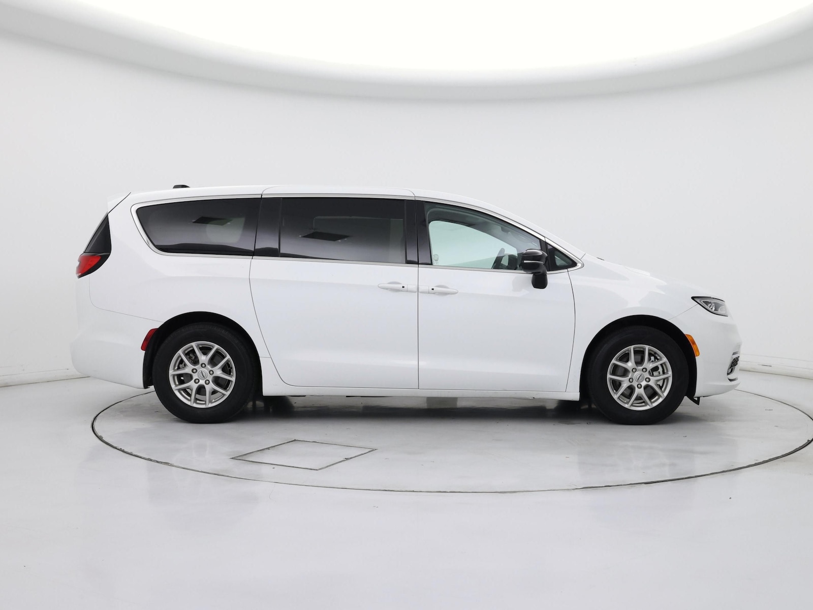2024 Chrysler Pacifica Touring L - Photo 8