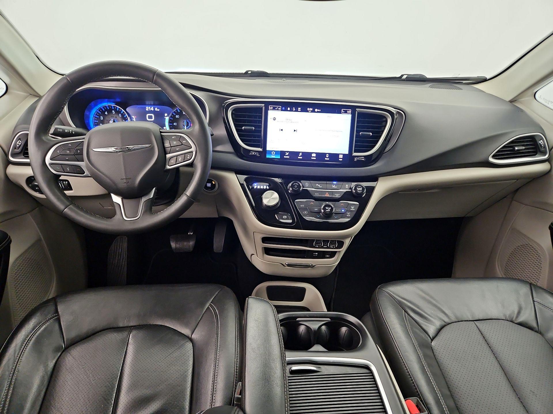 Thumbnail: 2022 Chrysler Pacifica - 9
