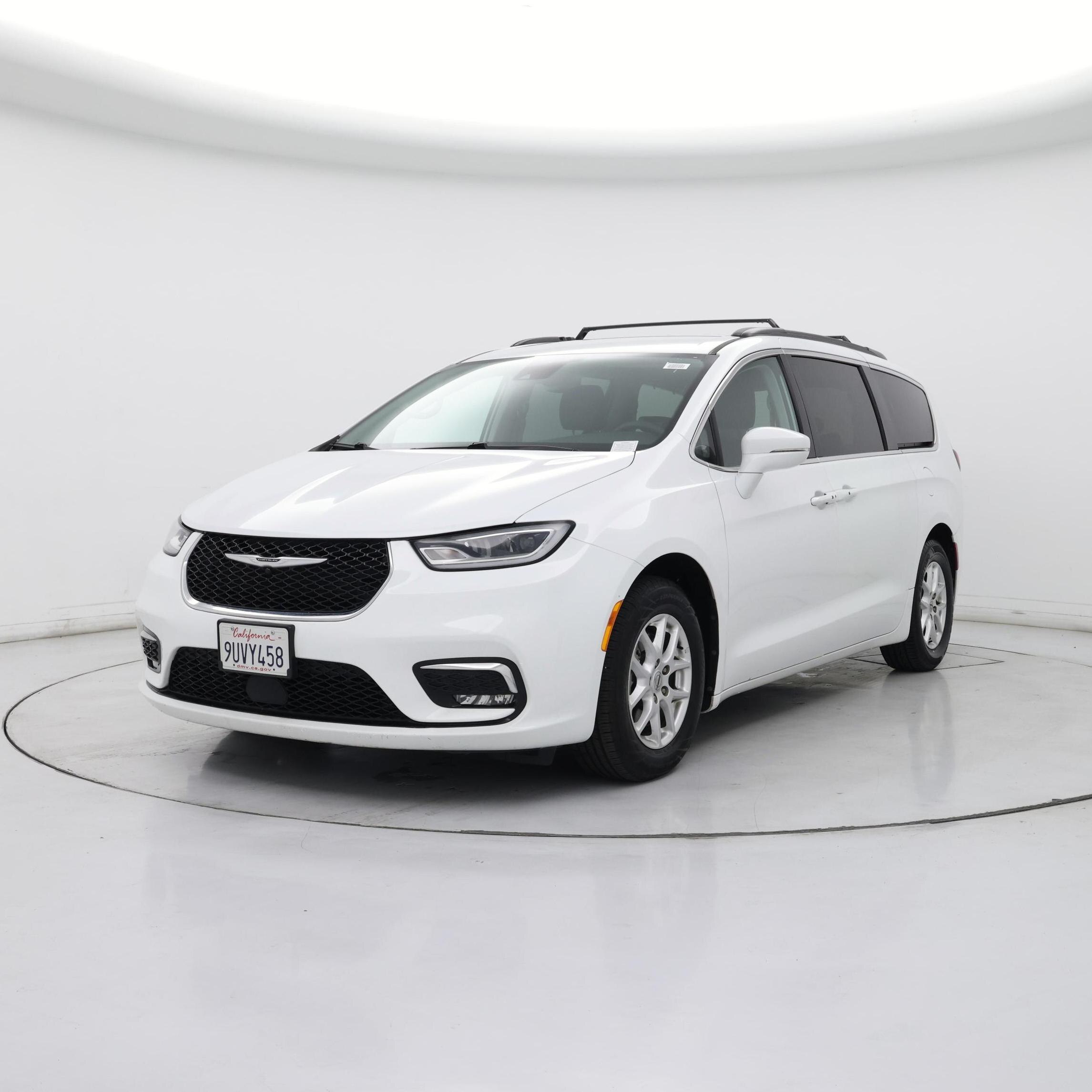 Thumbnail: 2022 Chrysler Pacifica - 4