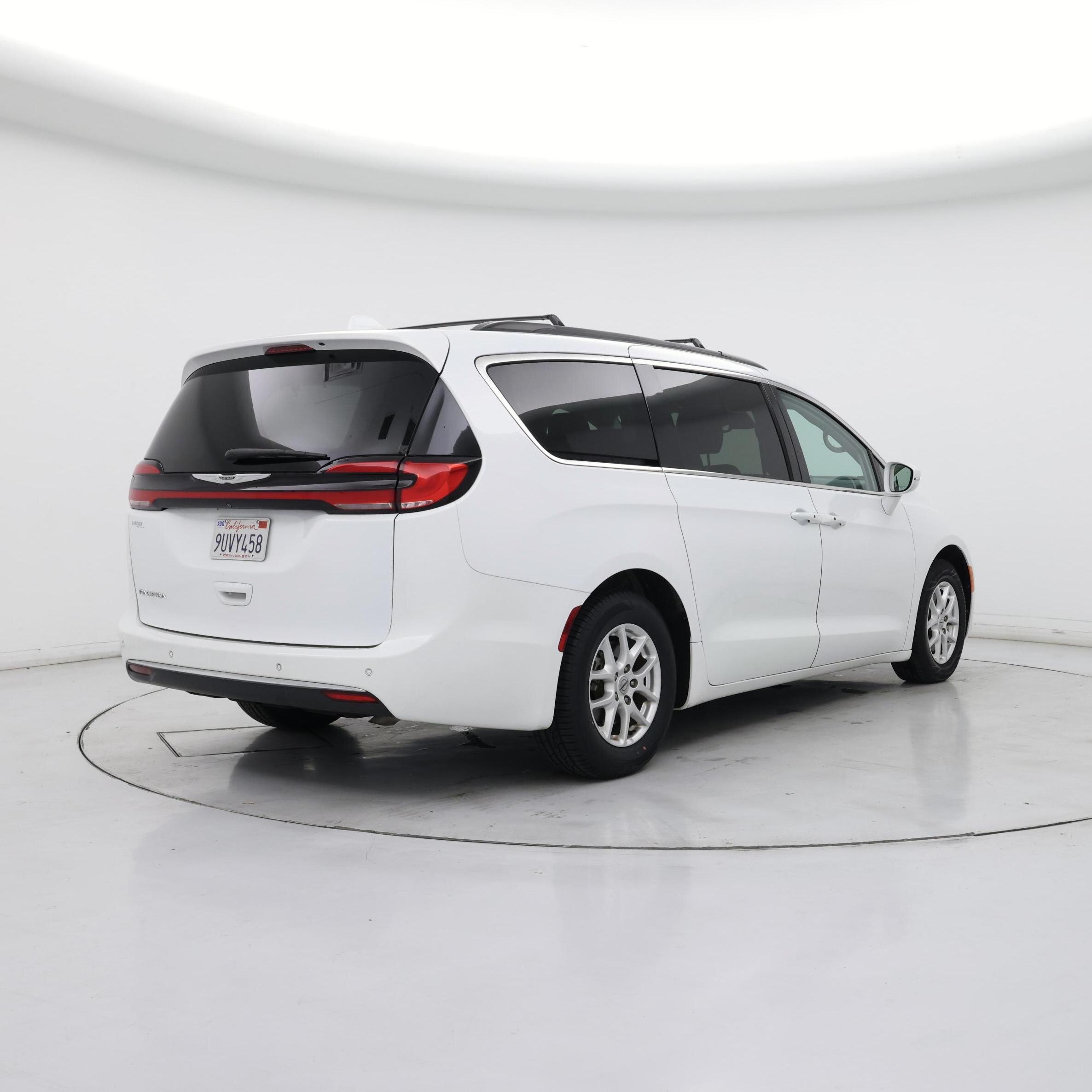 Thumbnail: 2022 Chrysler Pacifica - 8