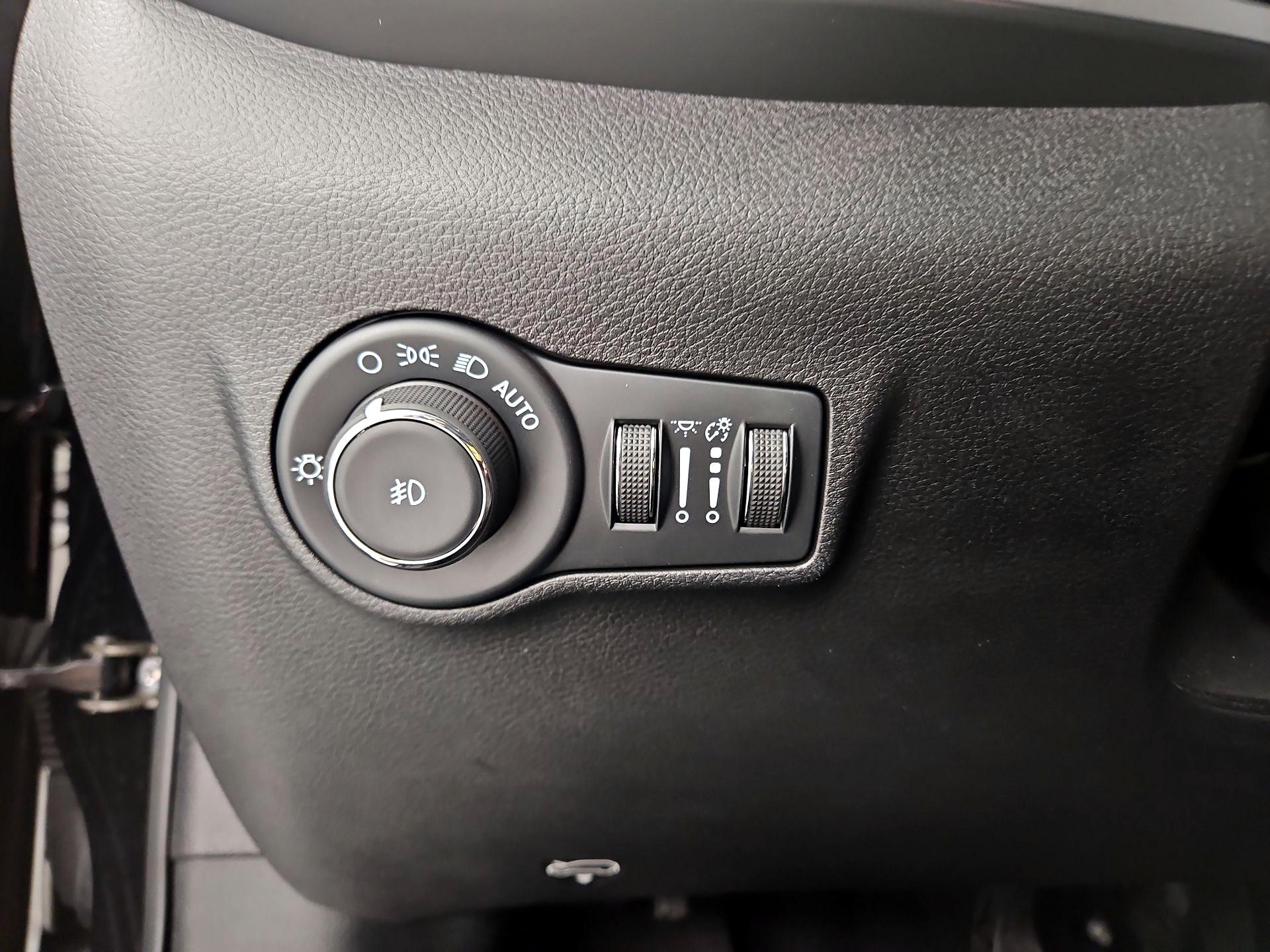 Thumbnail: 2025 Jeep Compass - 13