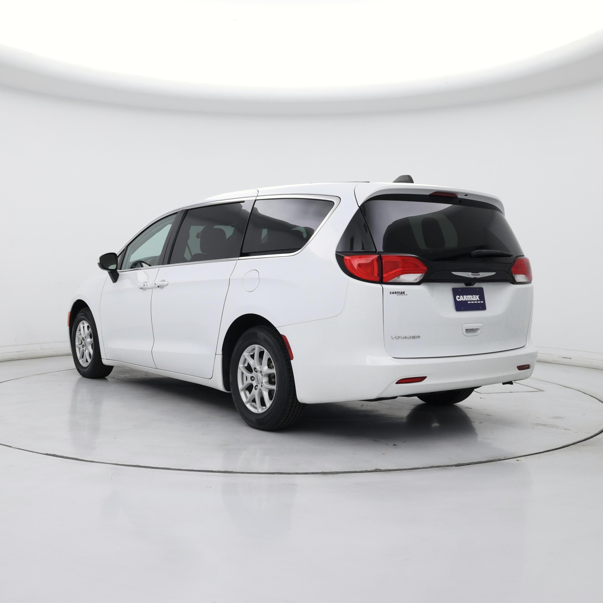 Thumbnail: 2022 Chrysler Voyager - 2