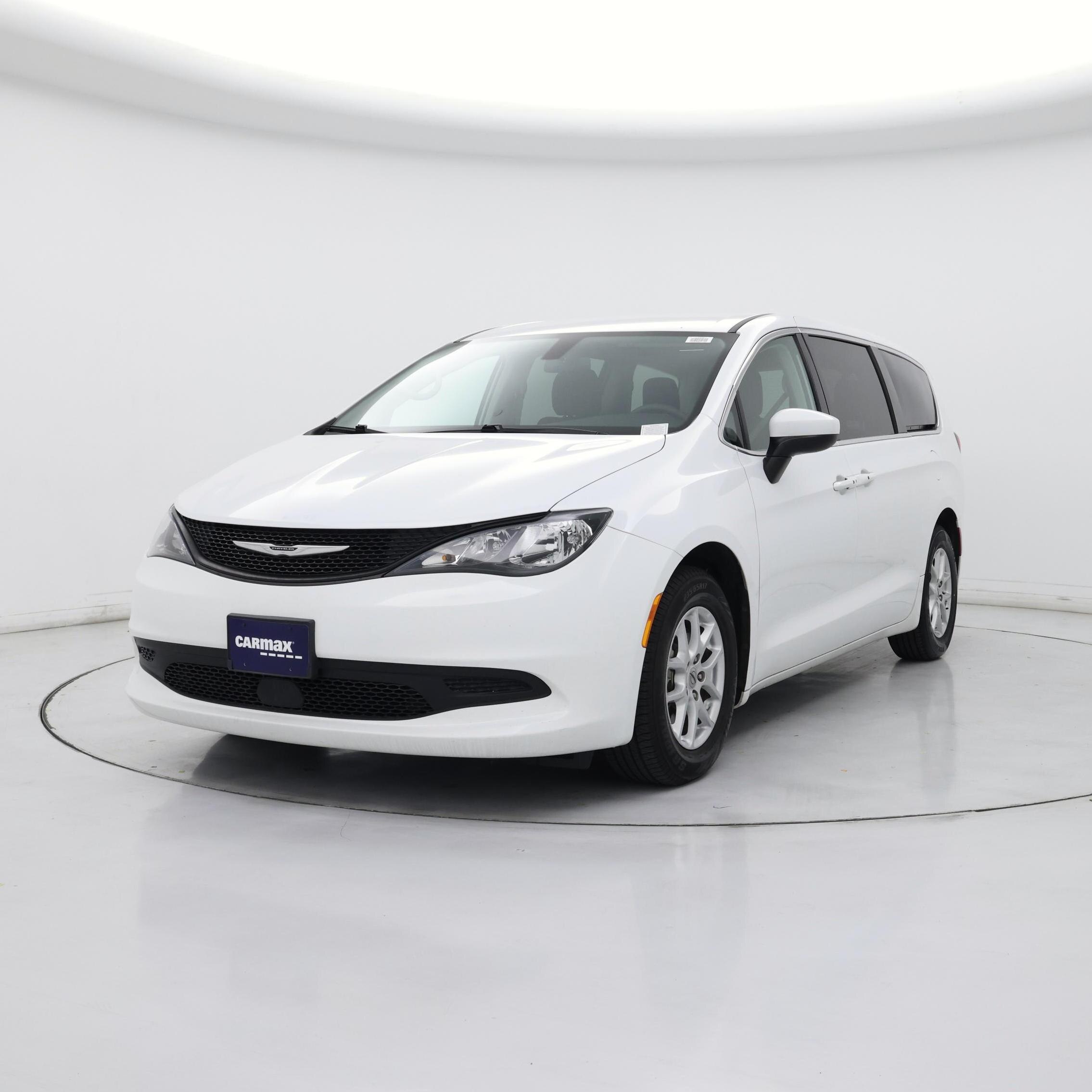 Thumbnail: 2022 Chrysler Voyager - 4