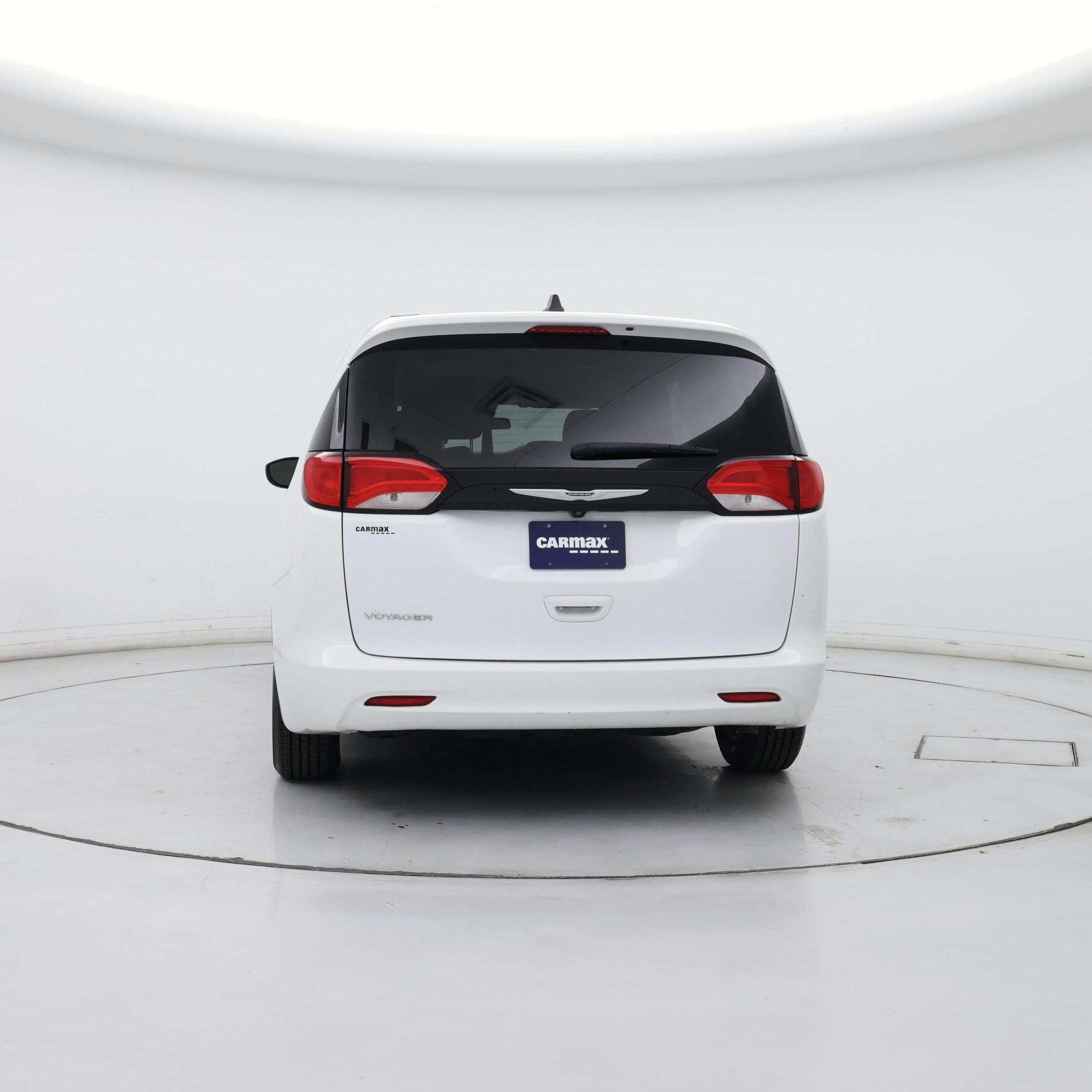 Thumbnail: 2022 Chrysler Voyager - 6