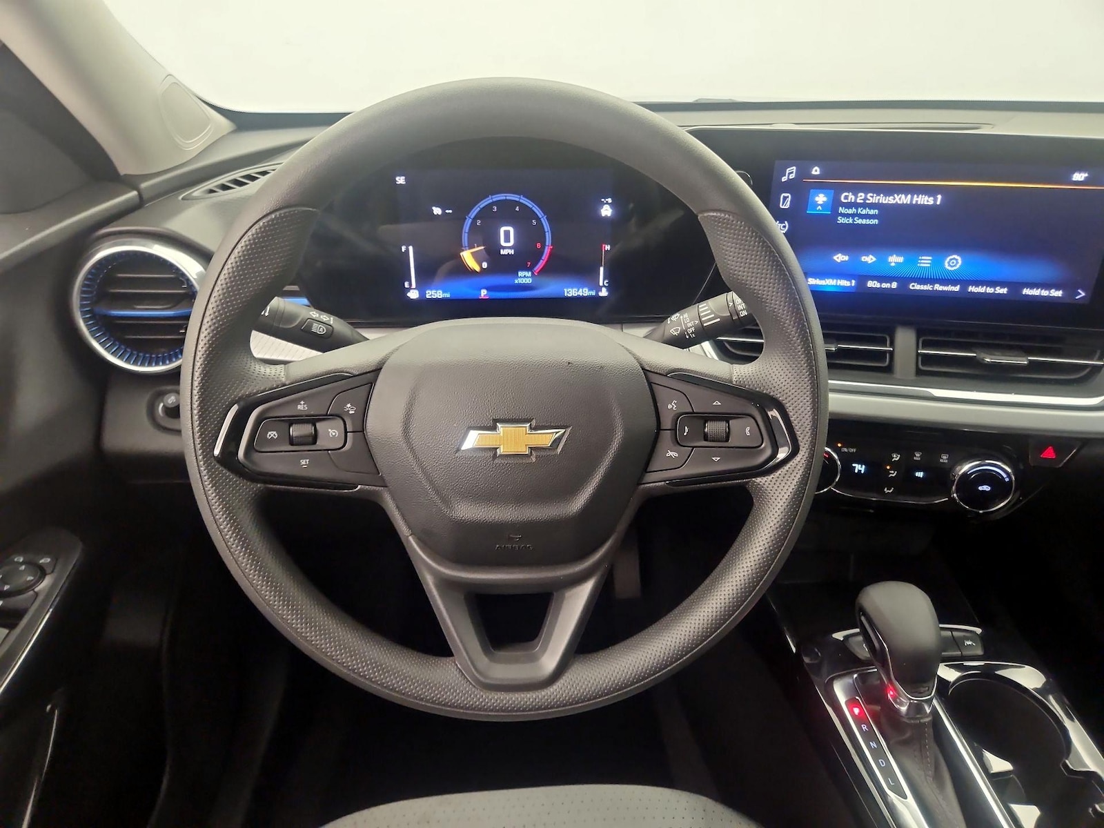 2025 Chevrolet Trax LT - Photo 11