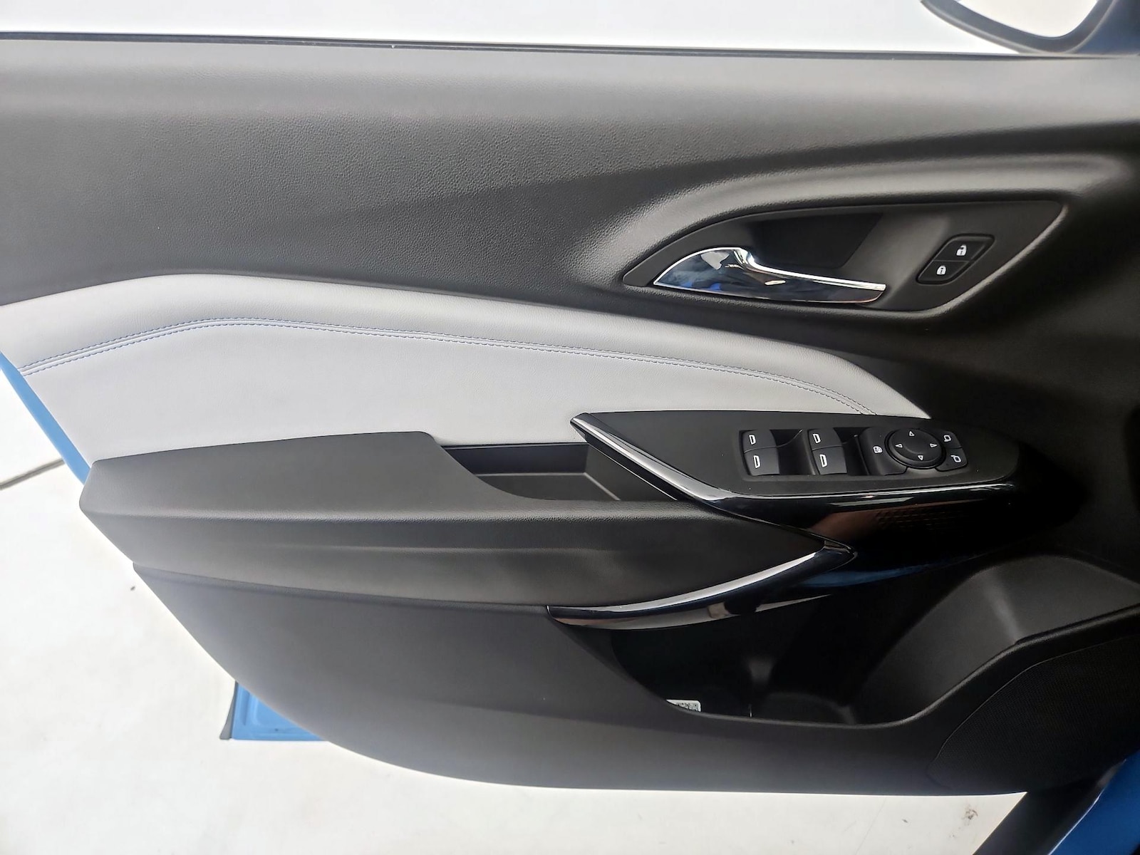 2025 Chevrolet Trax LT - Photo 13