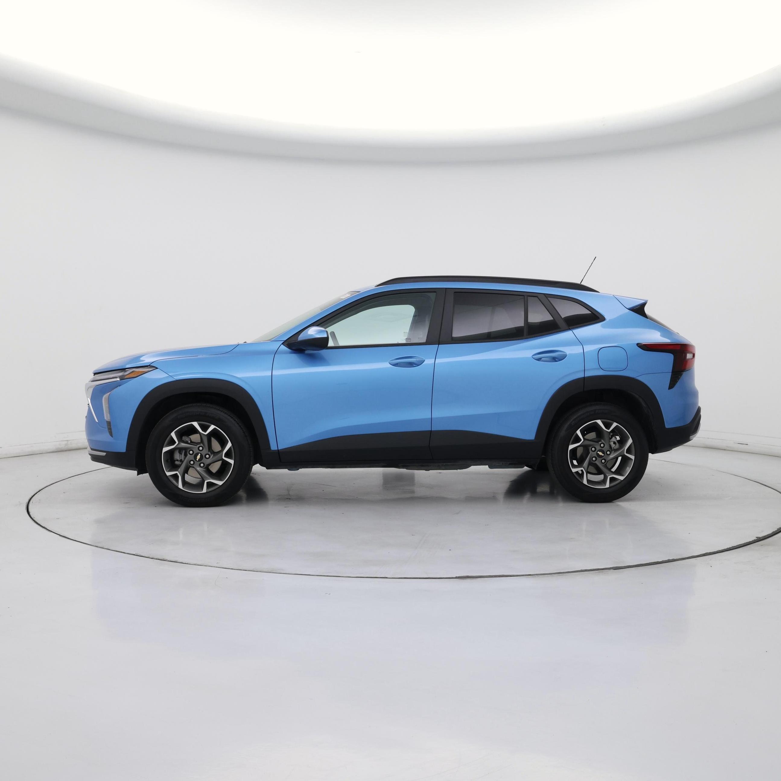 Thumbnail: 2025 Chevrolet Trax - 3