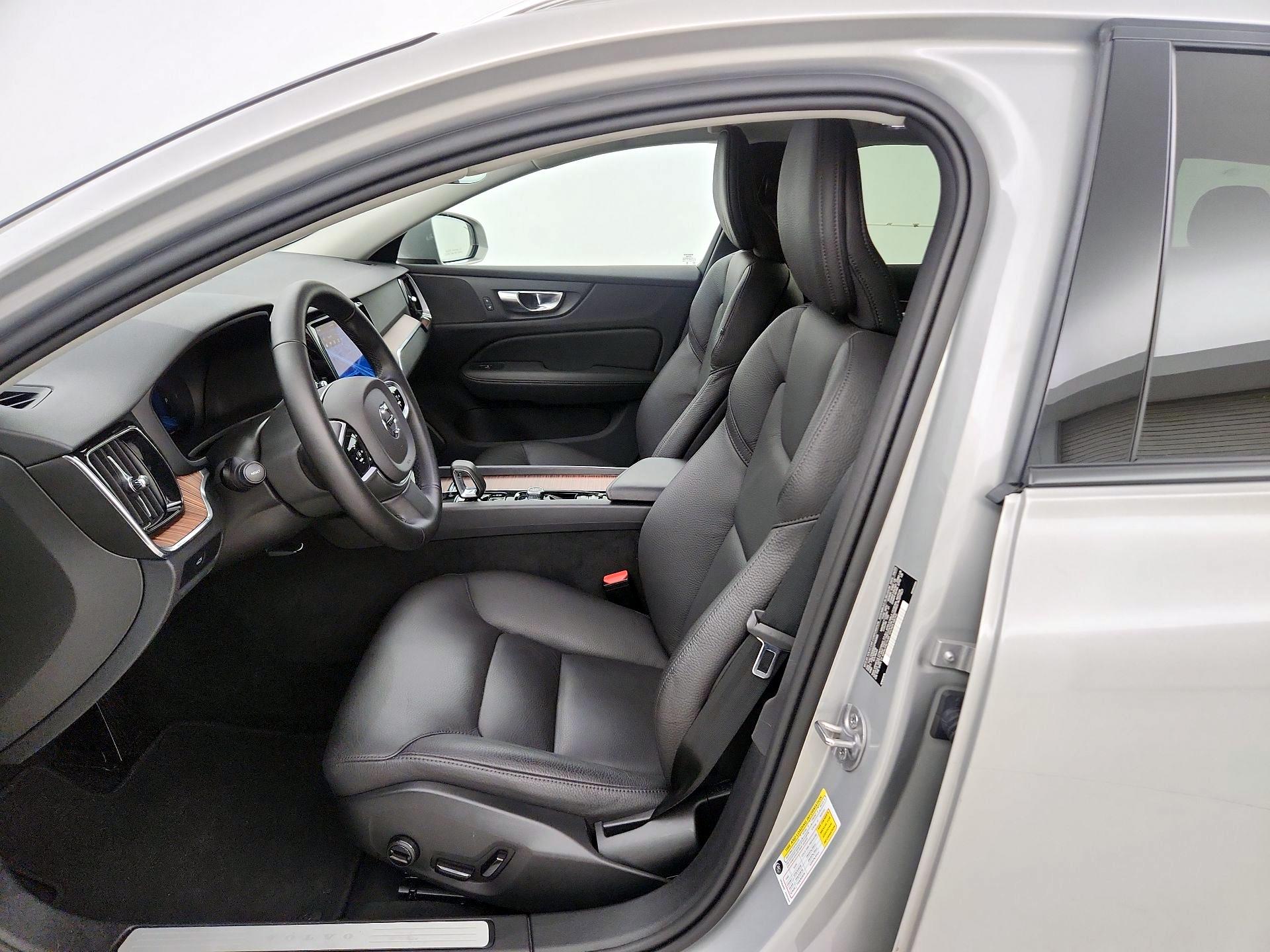 Thumbnail: 2025 Volvo S60 - 11