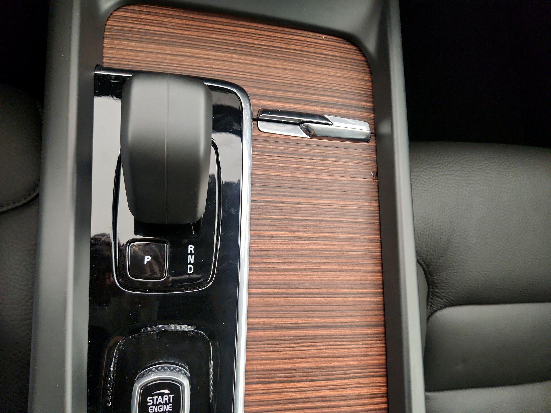 Thumbnail: 2025 Volvo S60 - 18