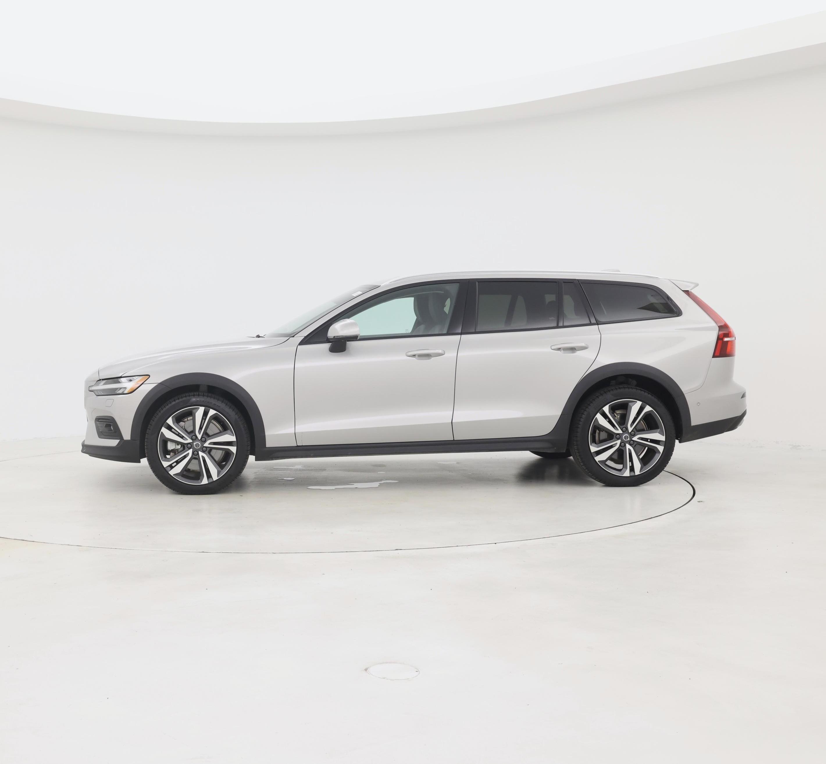 Thumbnail: 2025 Volvo S60 - 3