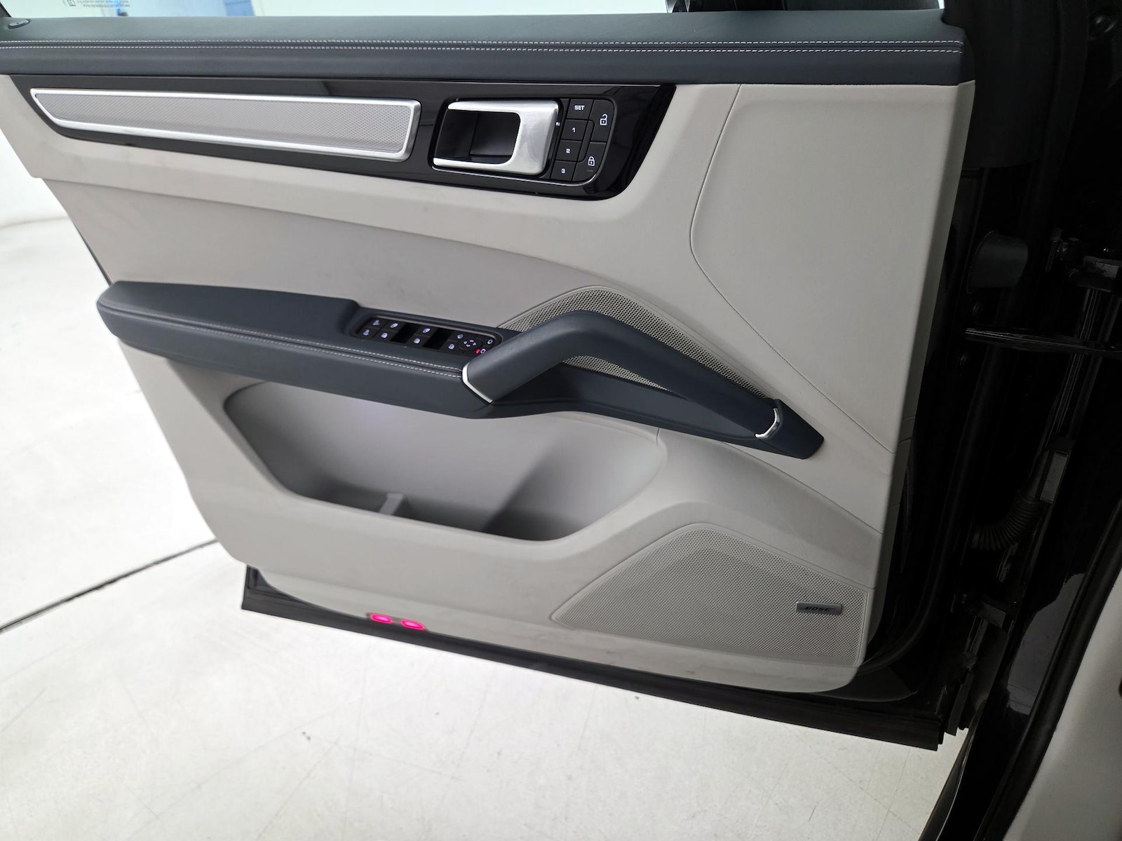 2022 Porsche Cayenne Platinum Edition - Photo 13