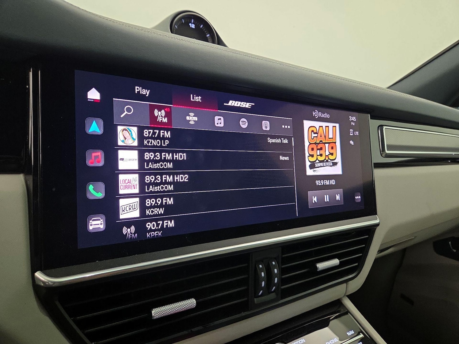 2022 Porsche Cayenne Platinum Edition - Photo 17