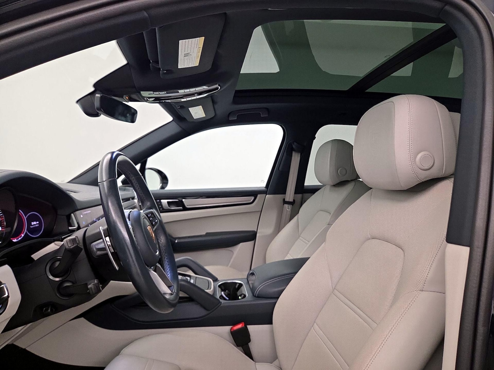 2022 Porsche Cayenne Platinum Edition - Photo 21
