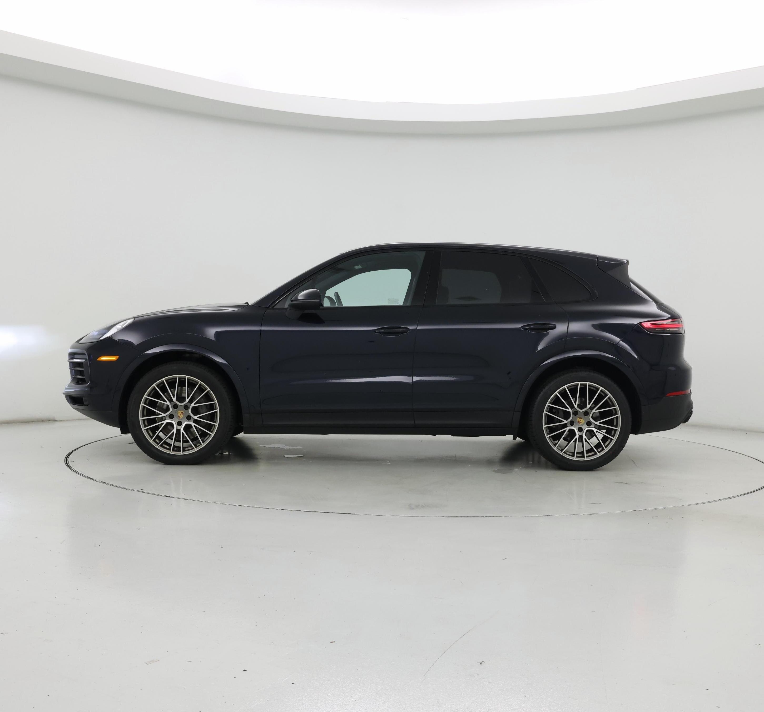 Thumbnail: 2022 Porsche Cayenne - 3