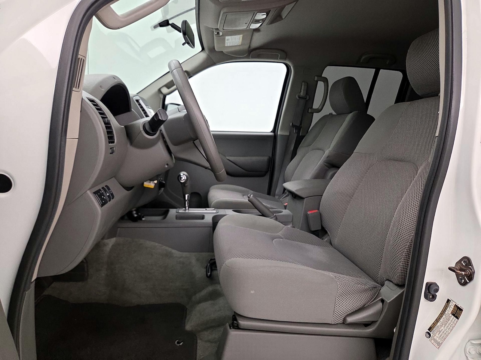 2014 Nissan Frontier SV - Photo 12