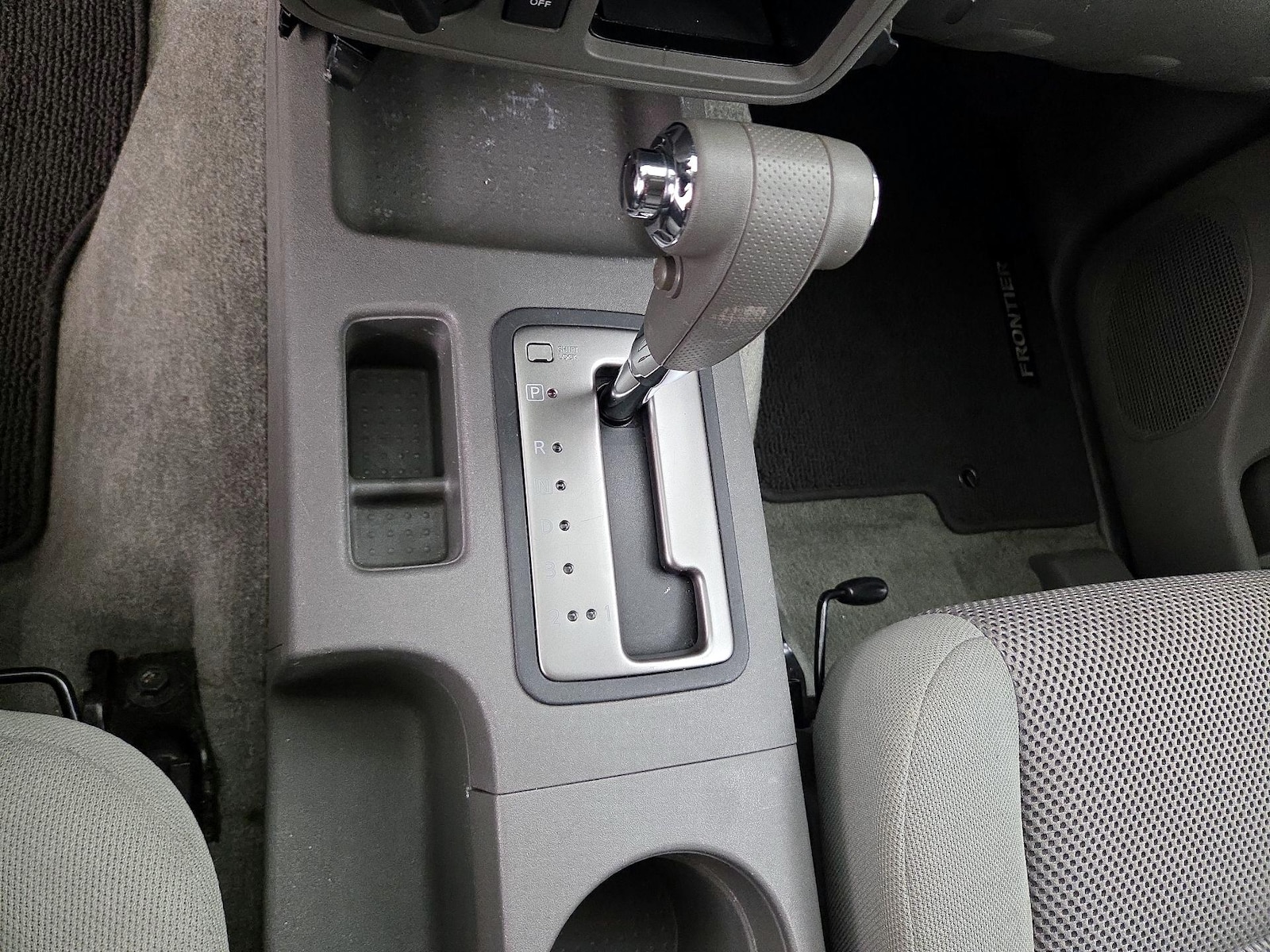 2014 Nissan Frontier SV - Photo 17