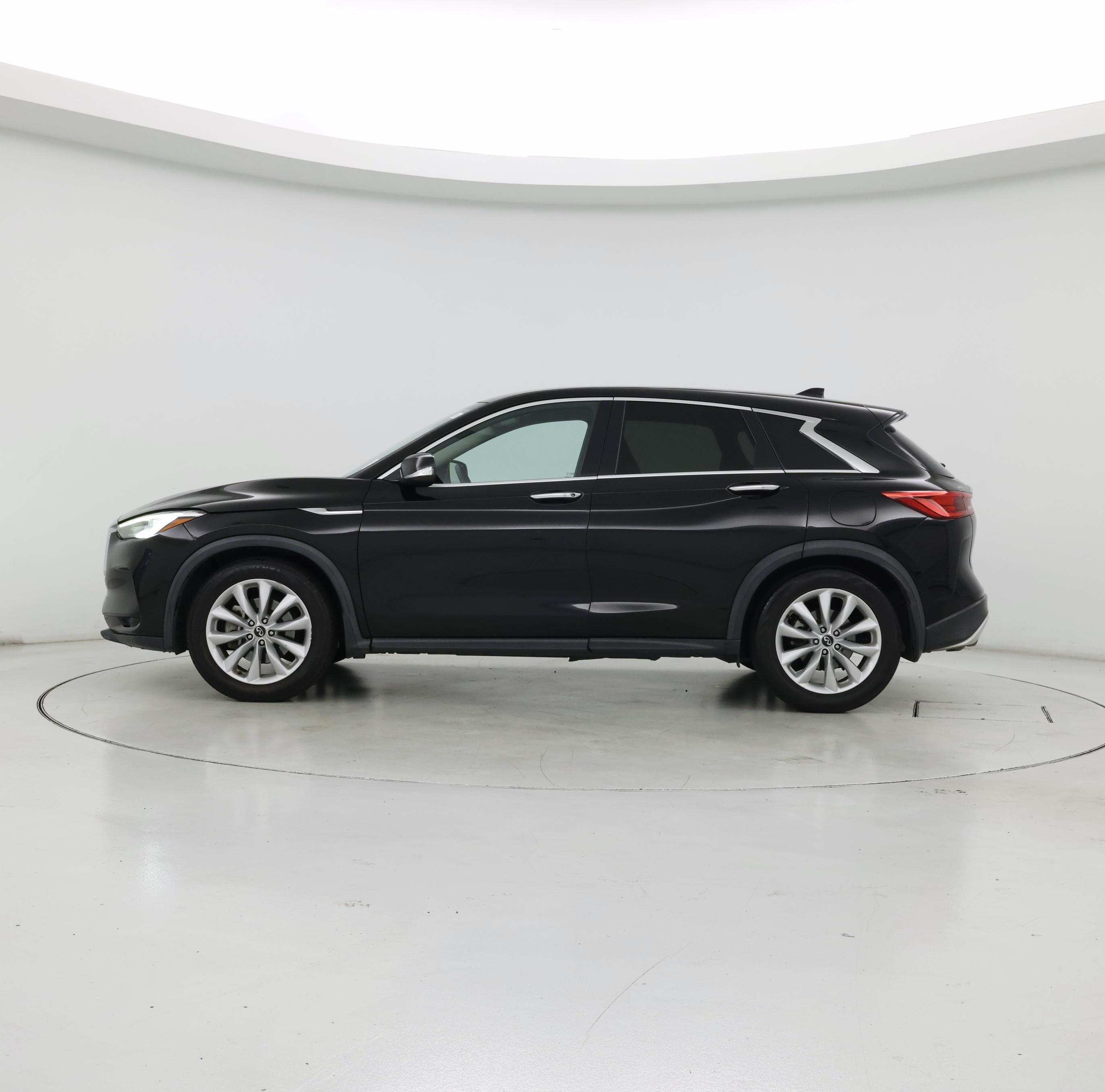 Thumbnail: 2019 INFINITI QX50 - 3