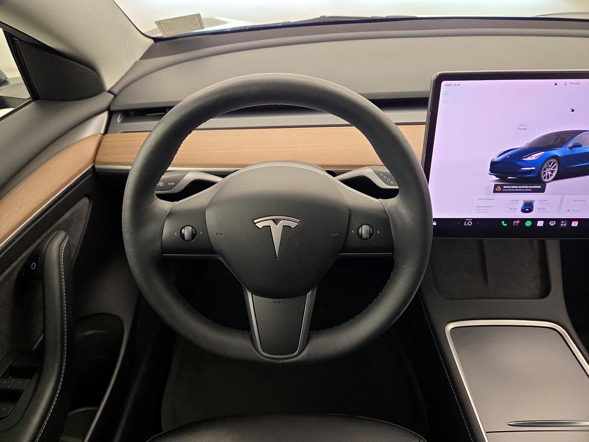 Thumbnail: 2023 Tesla Model 3 - 10