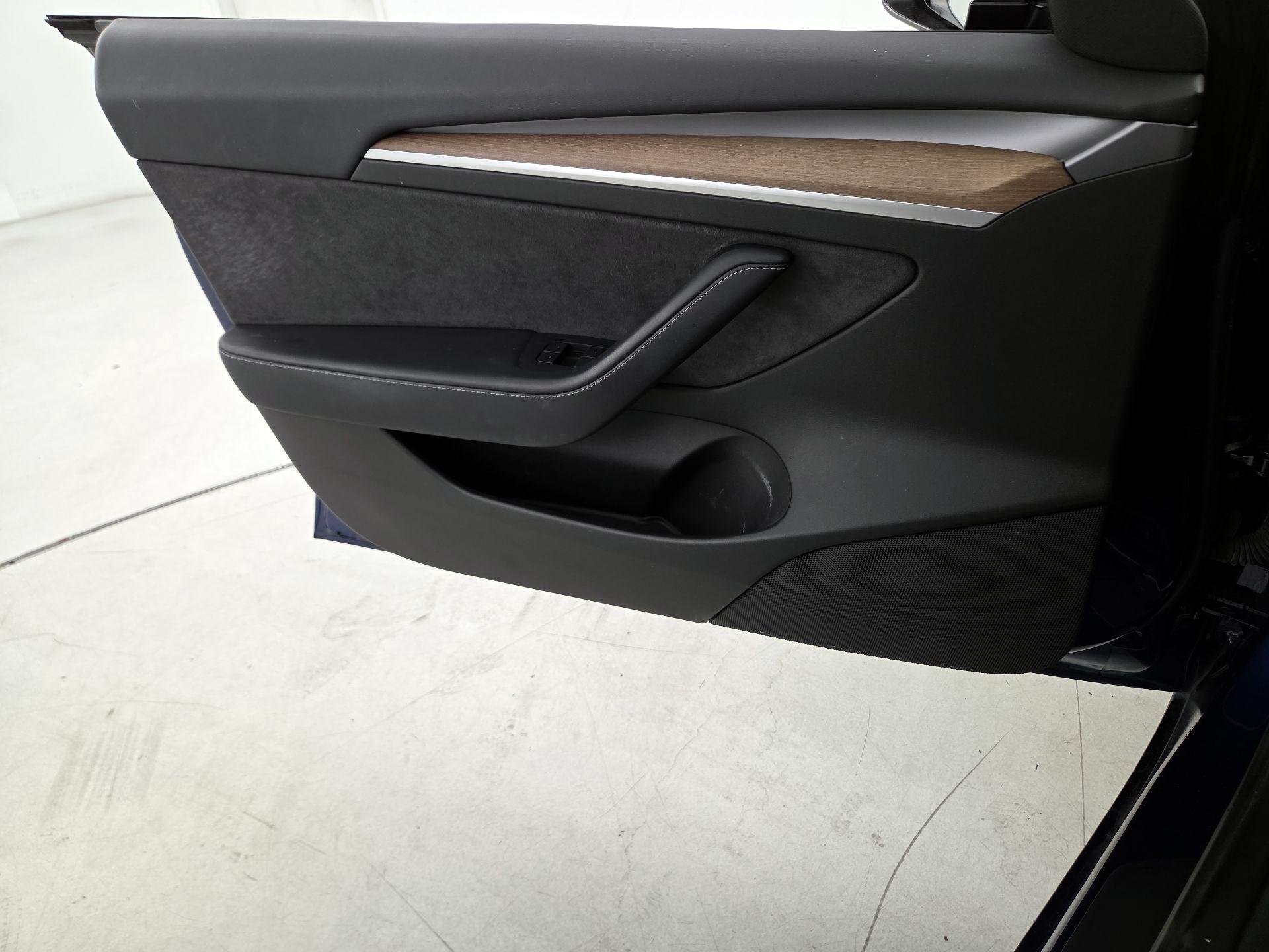 Thumbnail: 2023 Tesla Model 3 - 12
