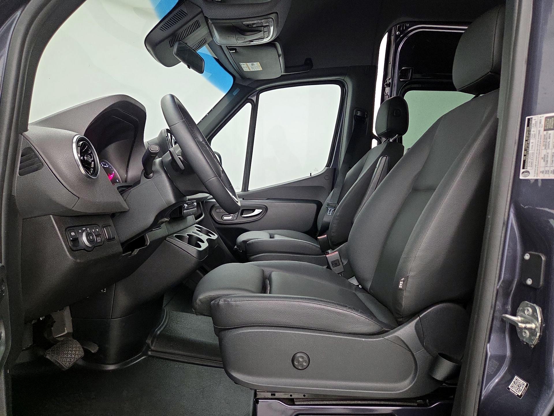 Thumbnail: 2024 Mercedes-Benz Sprinter - 11