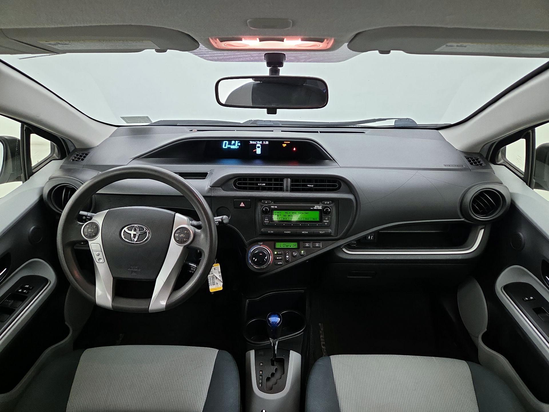 Thumbnail: 2014 Toyota Prius c - 9