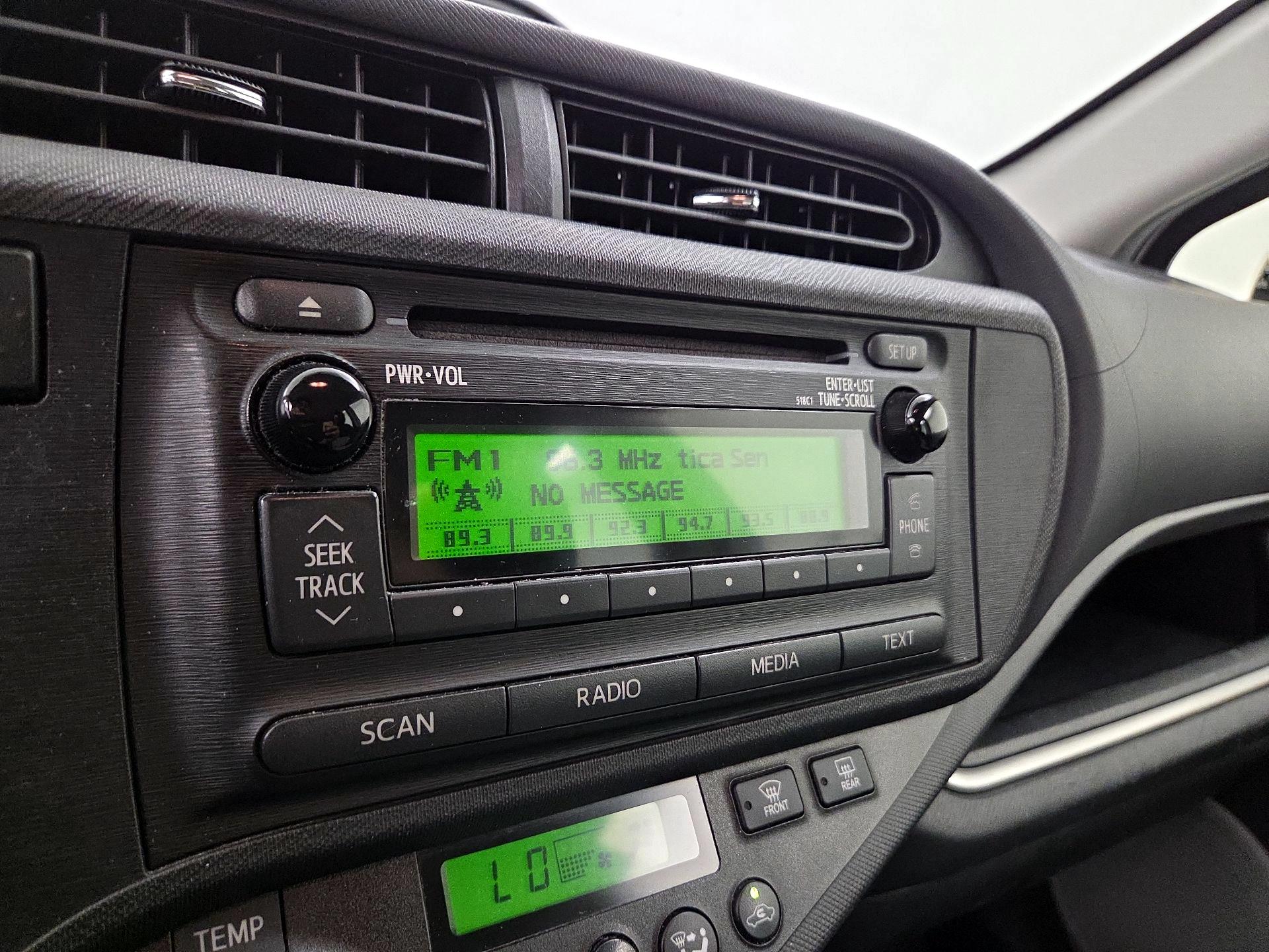 Thumbnail: 2014 Toyota Prius c - 14