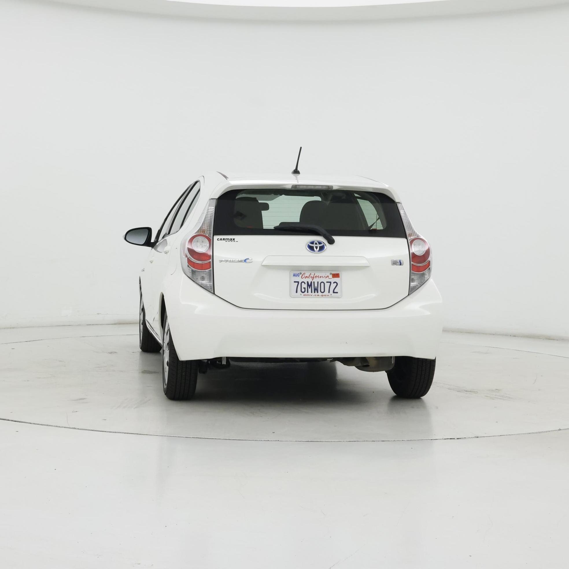 Thumbnail: 2014 Toyota Prius c - 6