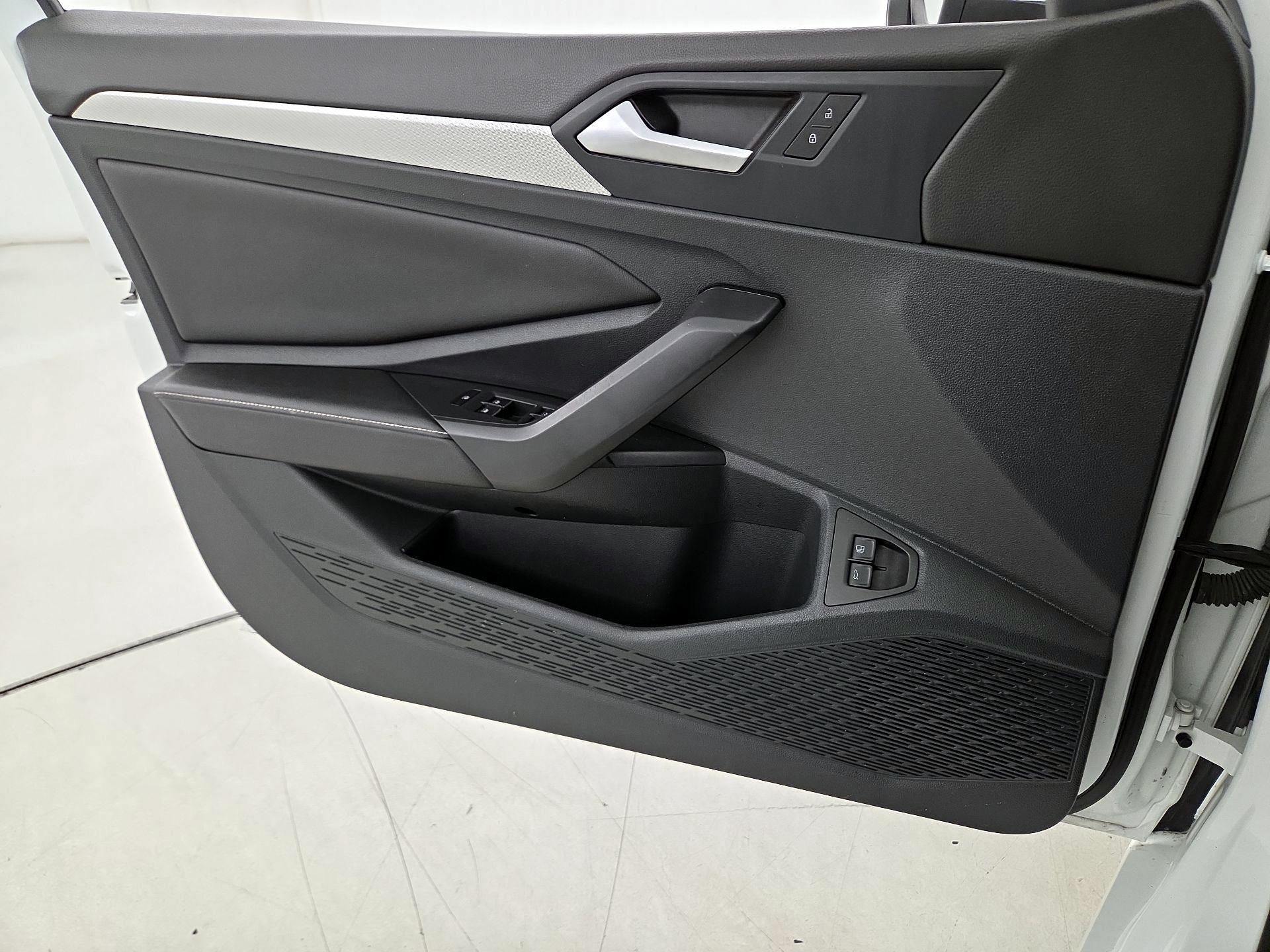 Thumbnail: 2024 Volkswagen Jetta - 12