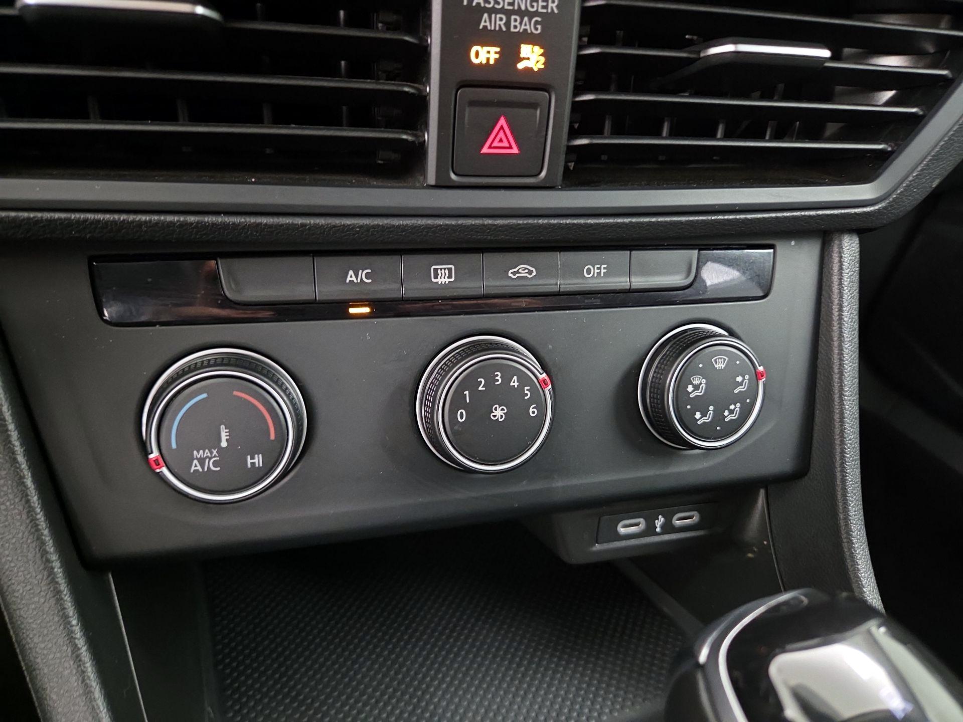 Thumbnail: 2024 Volkswagen Jetta - 16