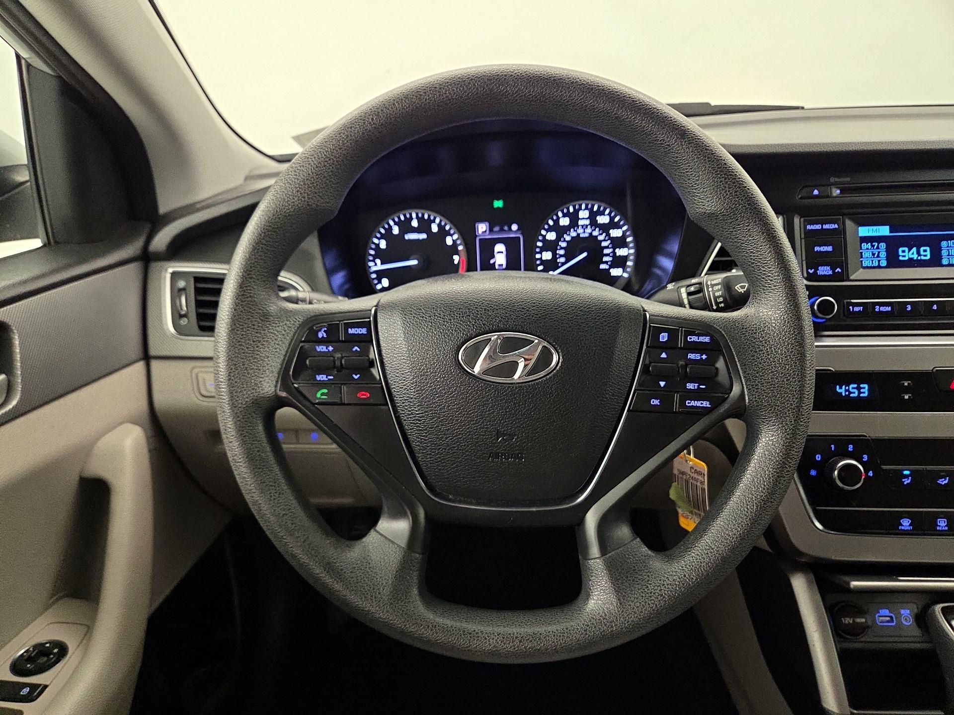 Thumbnail: 2015 Hyundai Sonata - 10
