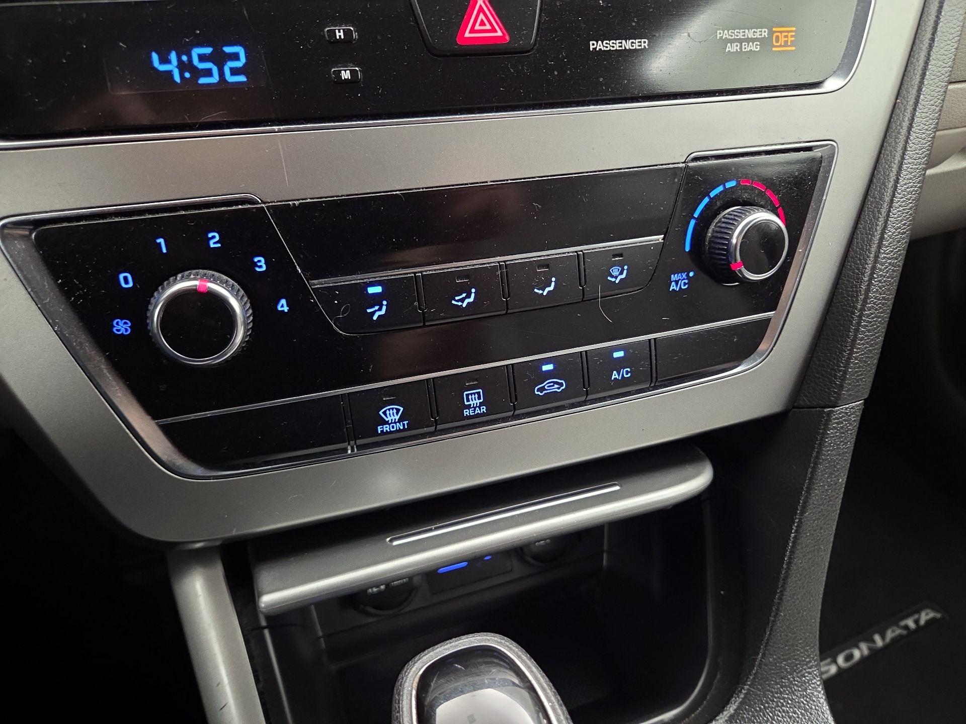 Thumbnail: 2015 Hyundai Sonata - 15