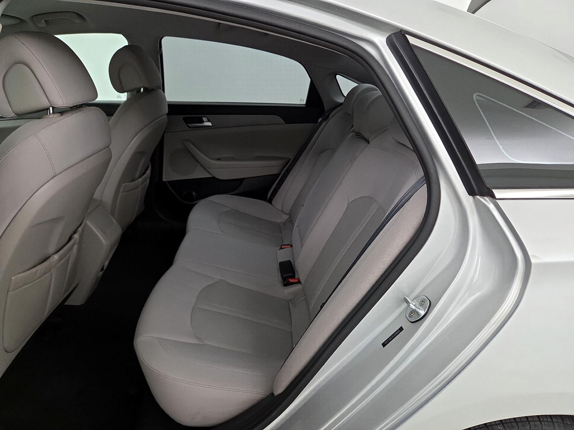 Thumbnail: 2015 Hyundai Sonata - 18