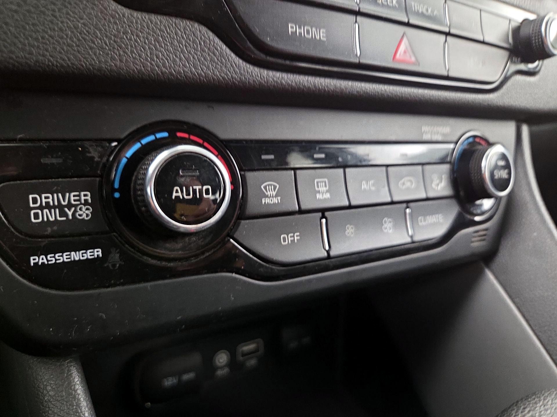 Thumbnail: 2019 Kia Niro - 16