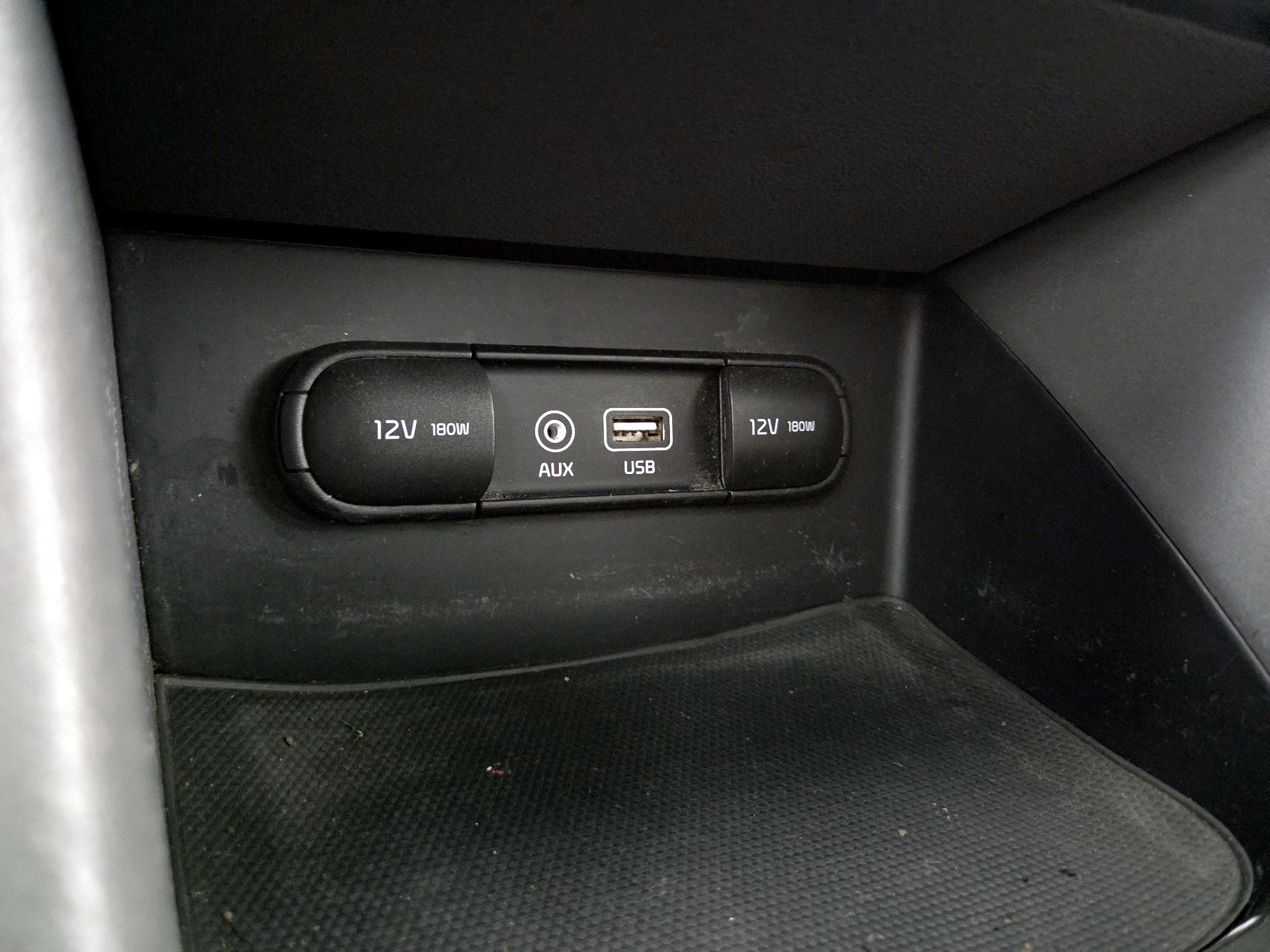 Thumbnail: 2019 Kia Niro - 18
