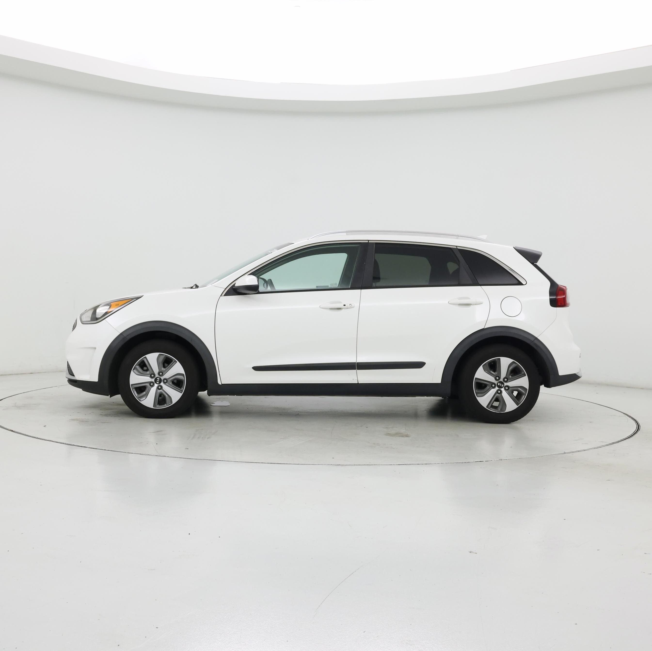 Thumbnail: 2019 Kia Niro - 3