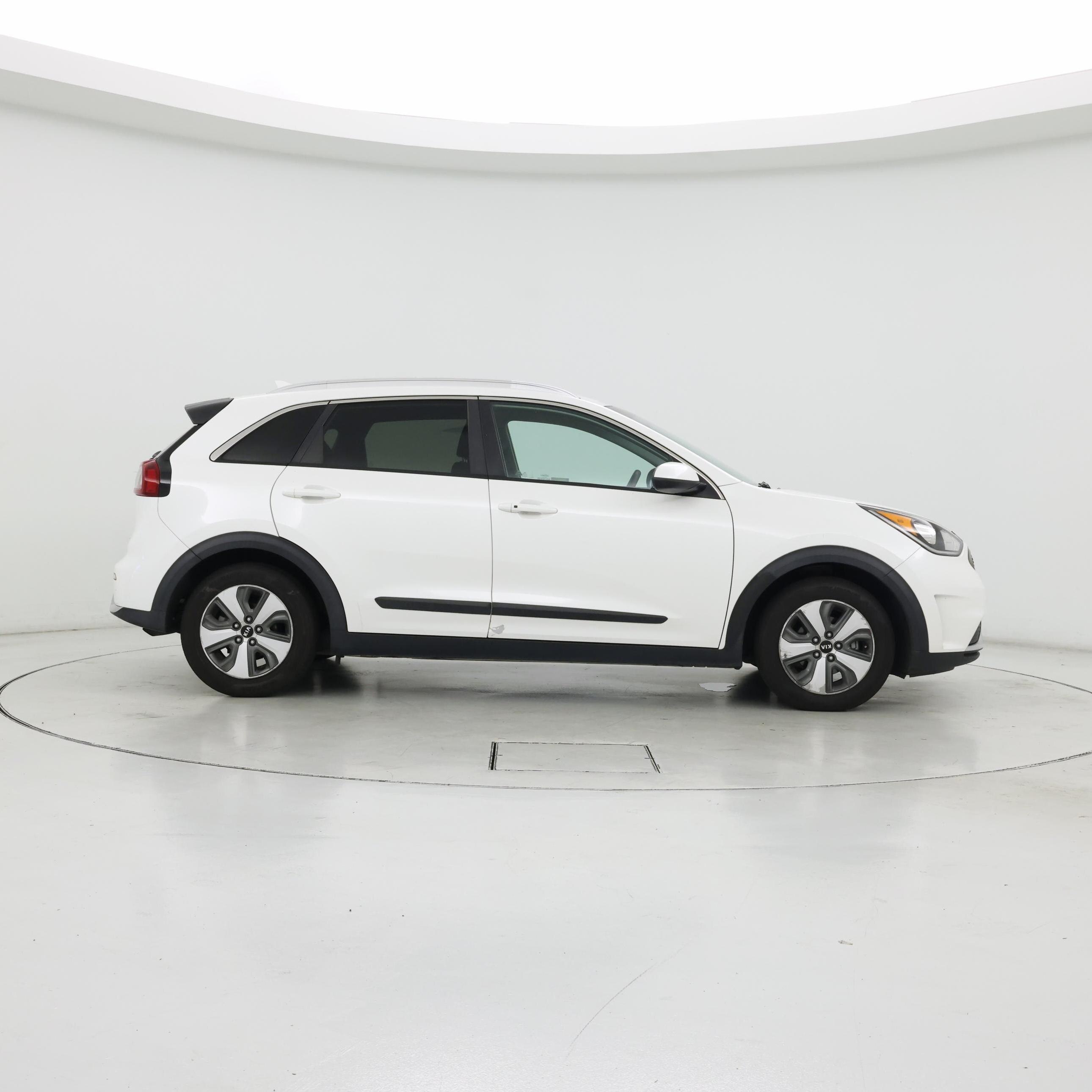 Thumbnail: 2019 Kia Niro - 7
