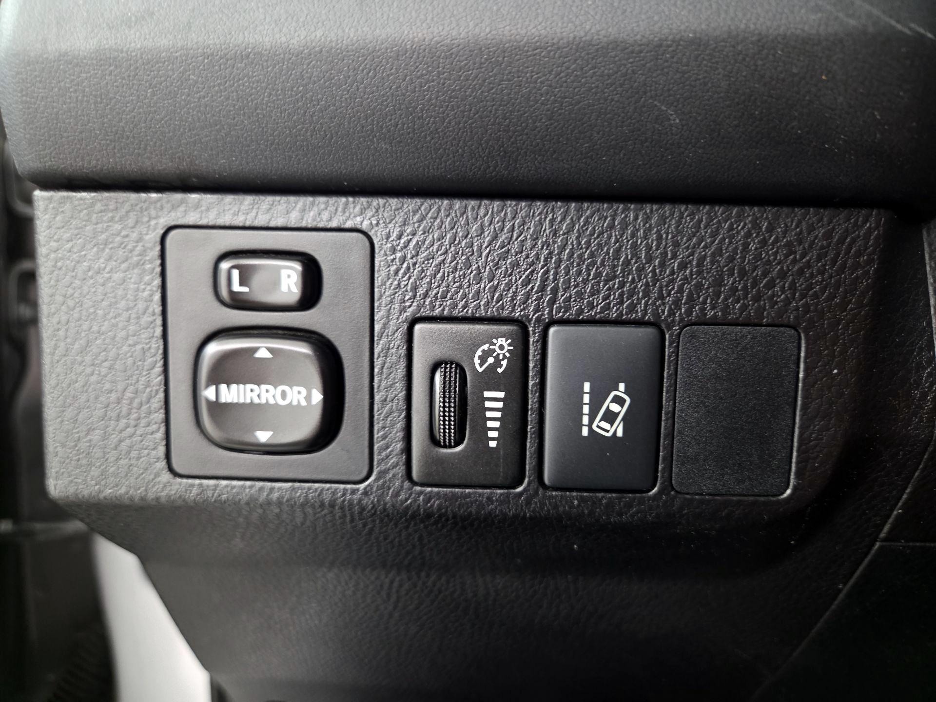 Thumbnail: 2017 Toyota RAV4 - 13