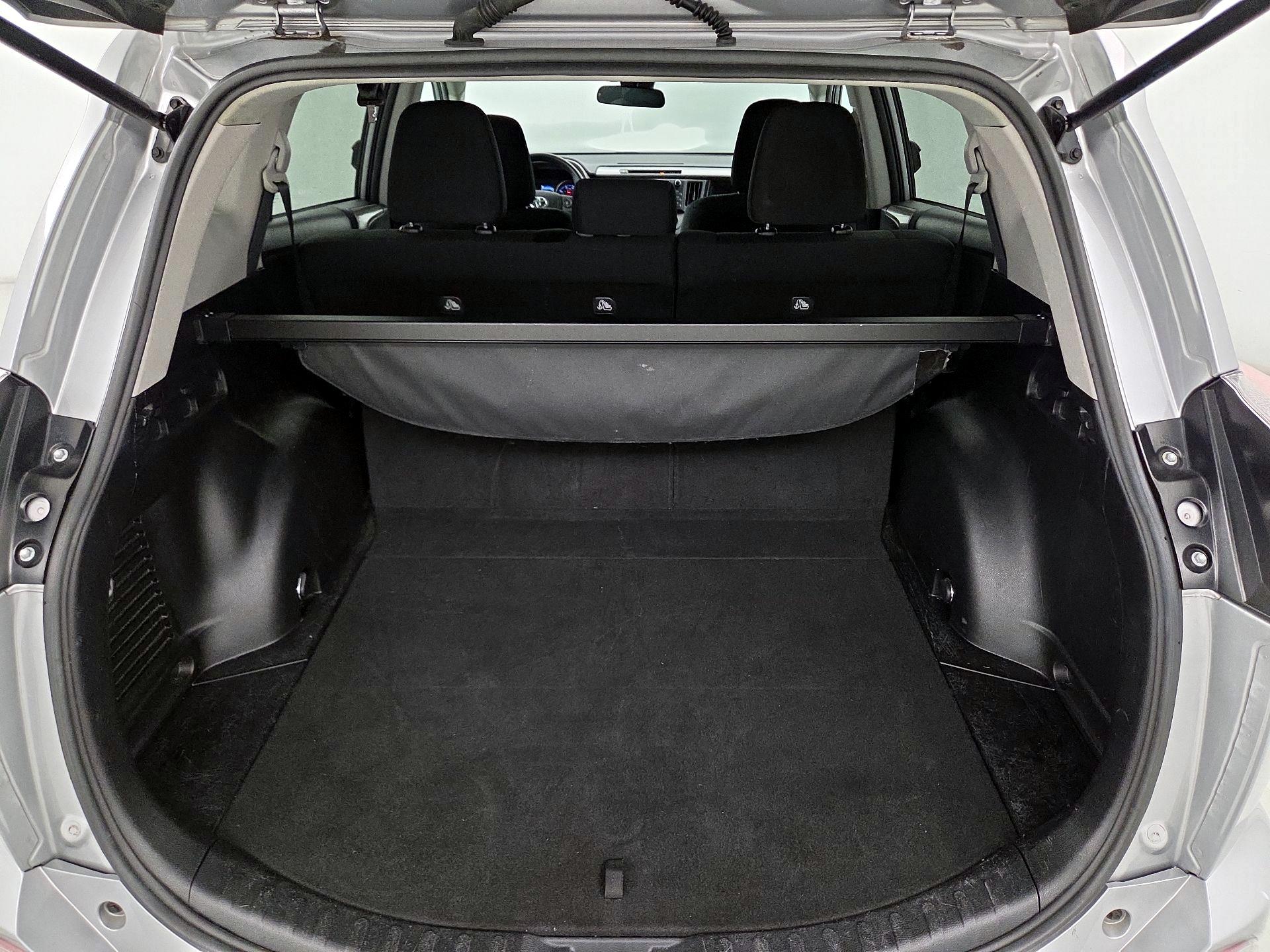 Thumbnail: 2017 Toyota RAV4 - 20