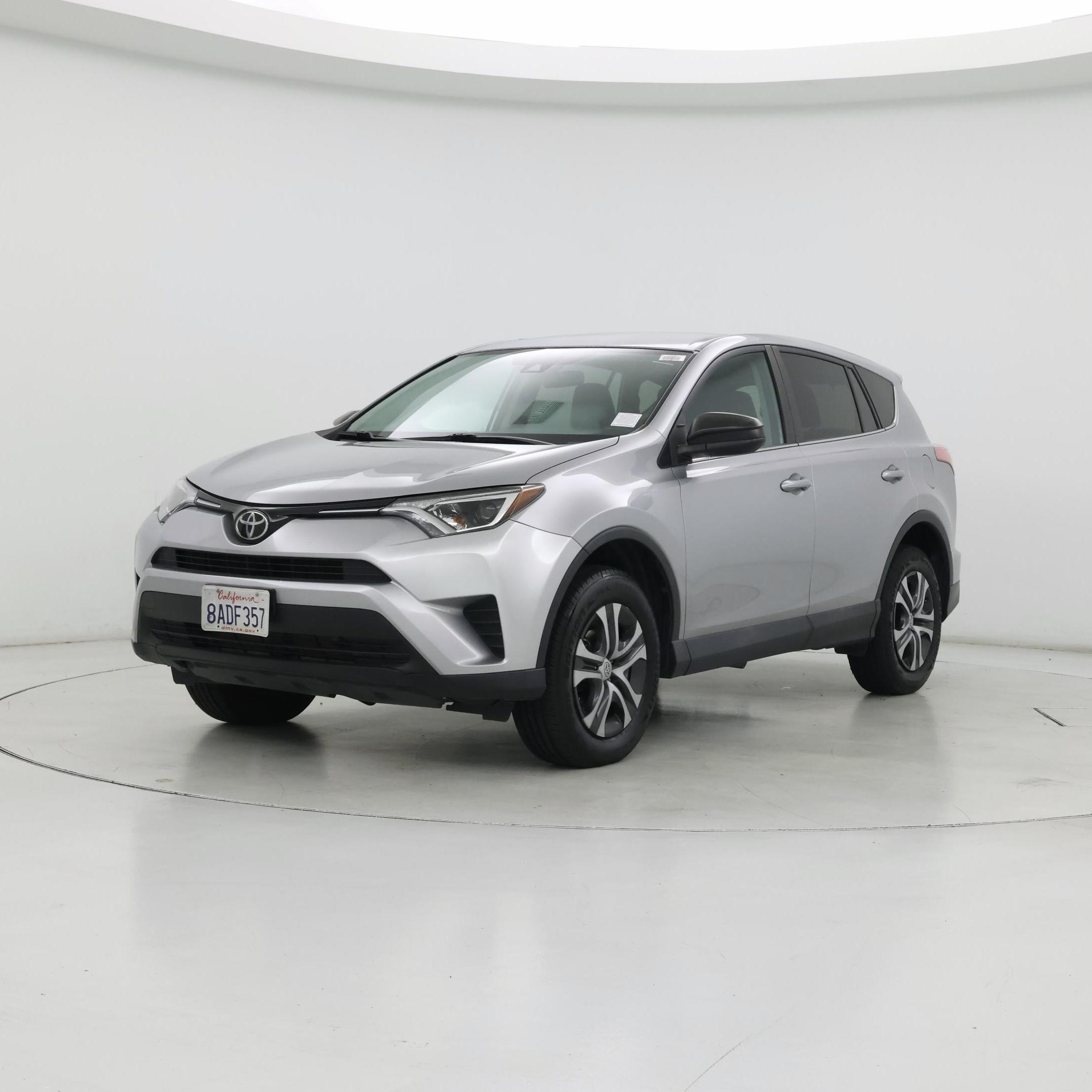 Thumbnail: 2017 Toyota RAV4 - 4
