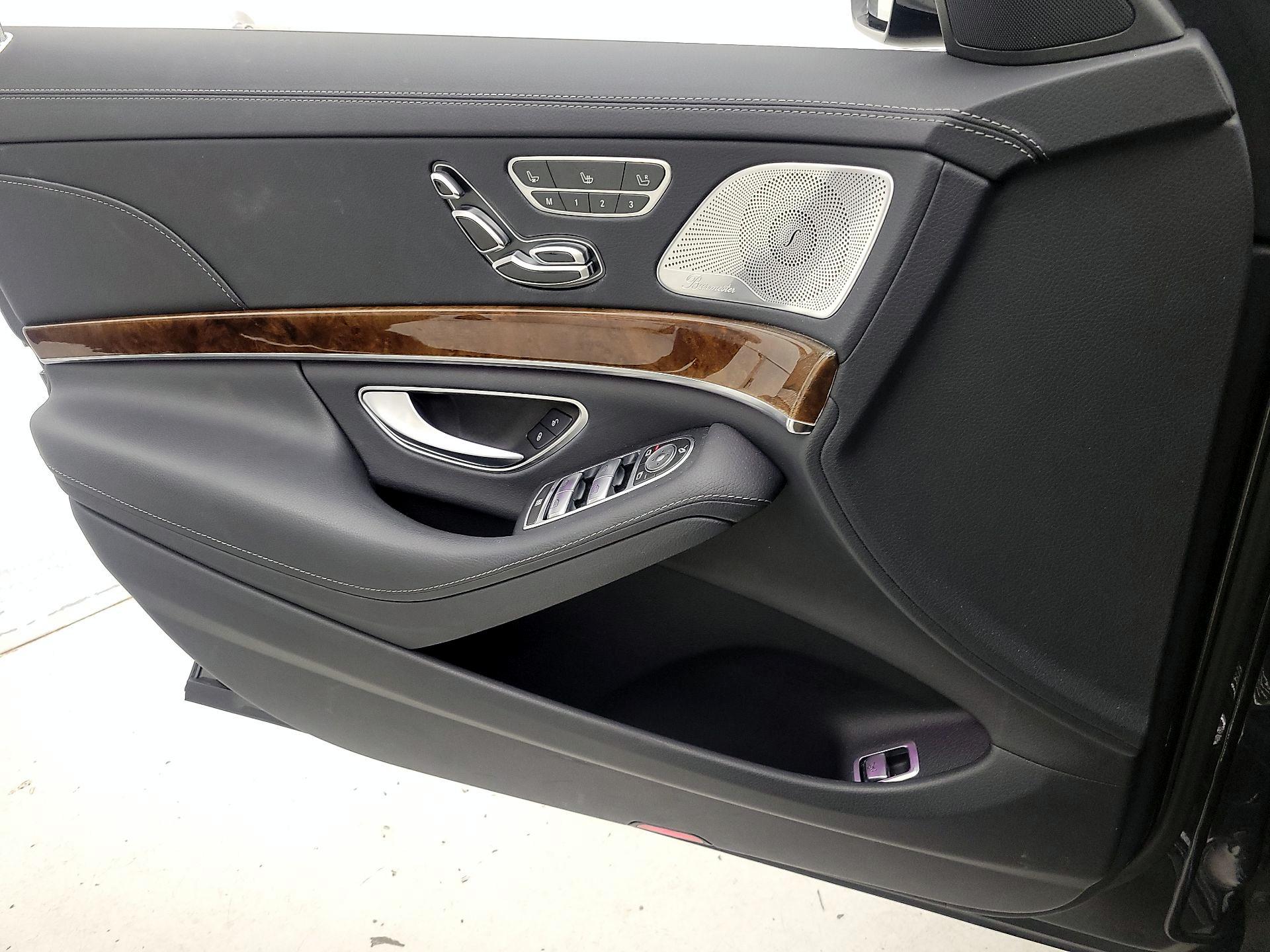 Thumbnail: 2015 Mercedes-Benz S-Class - 12