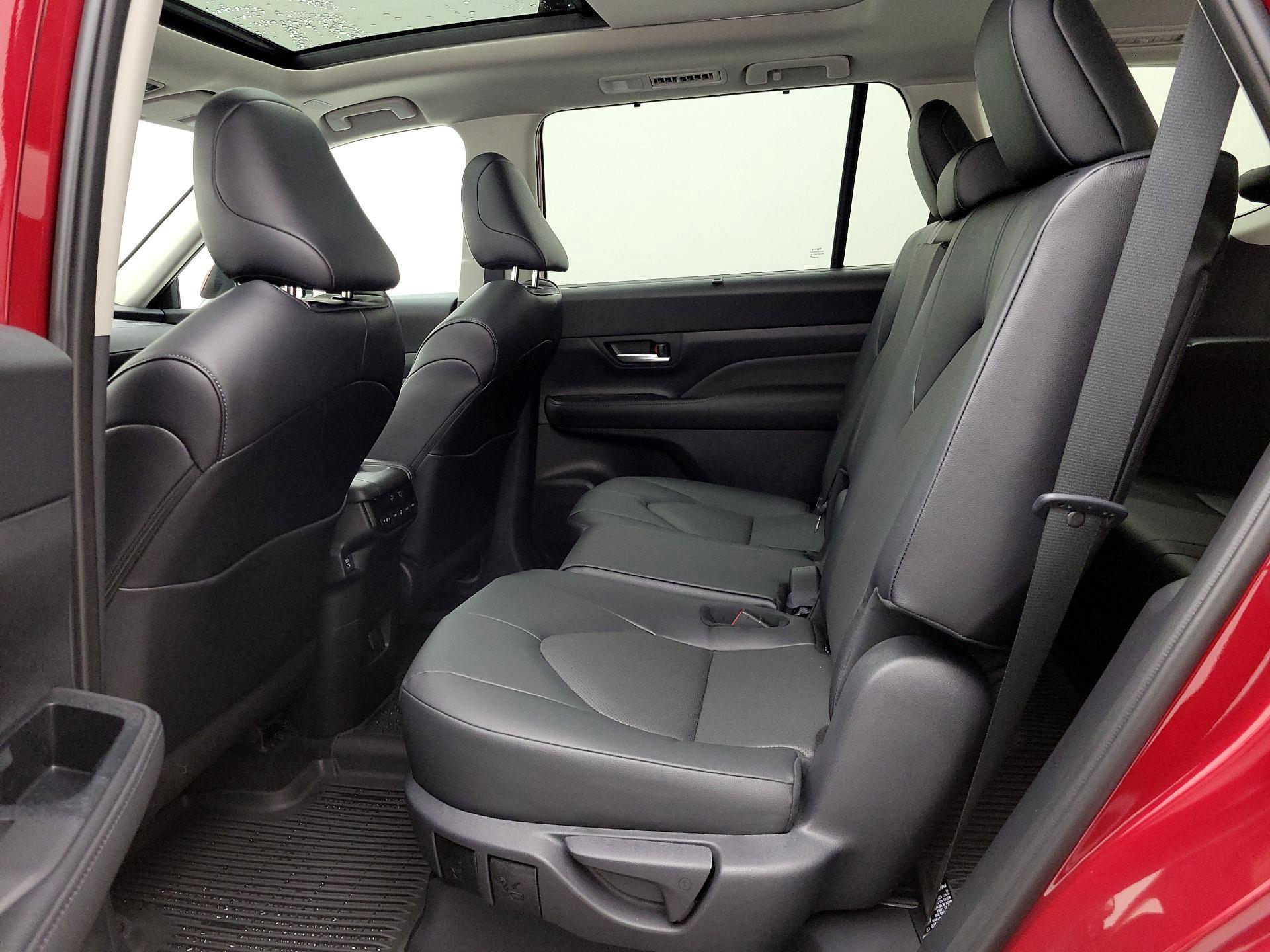 Thumbnail: 2026 Toyota Grand Highlander - 18