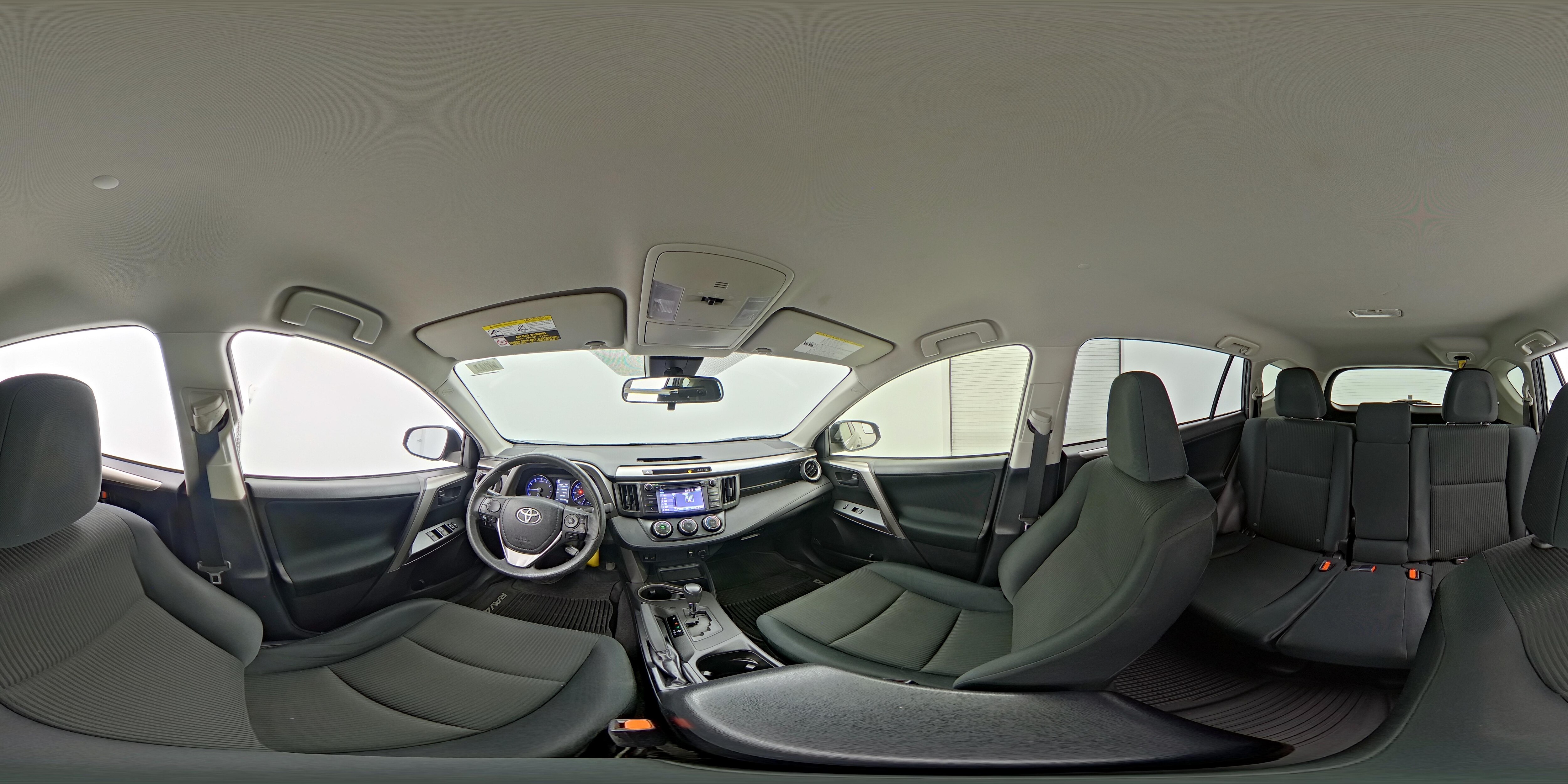 2018 Toyota RAV4 LE - Photo 24