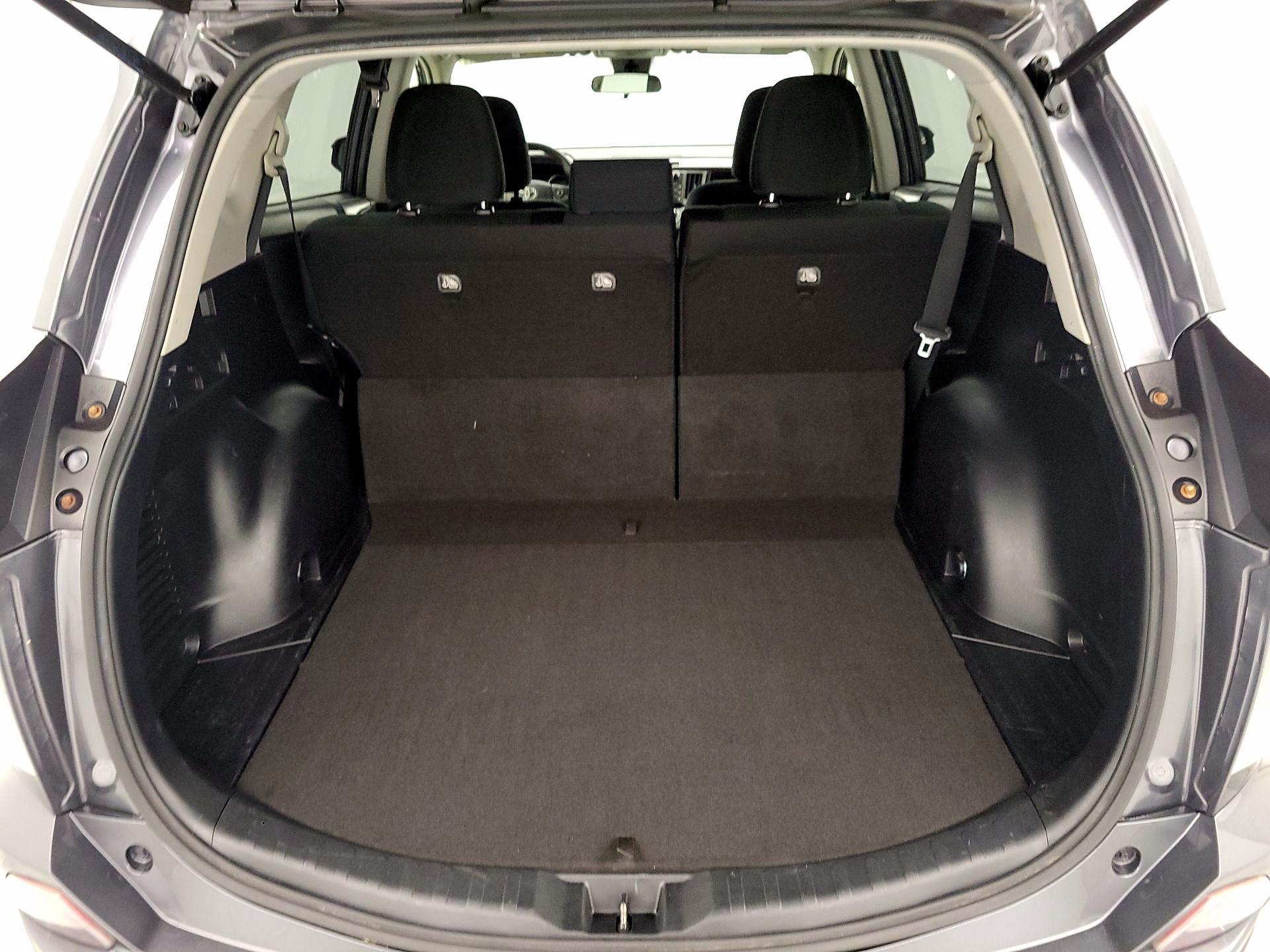 Thumbnail: 2018 Toyota RAV4 - 20
