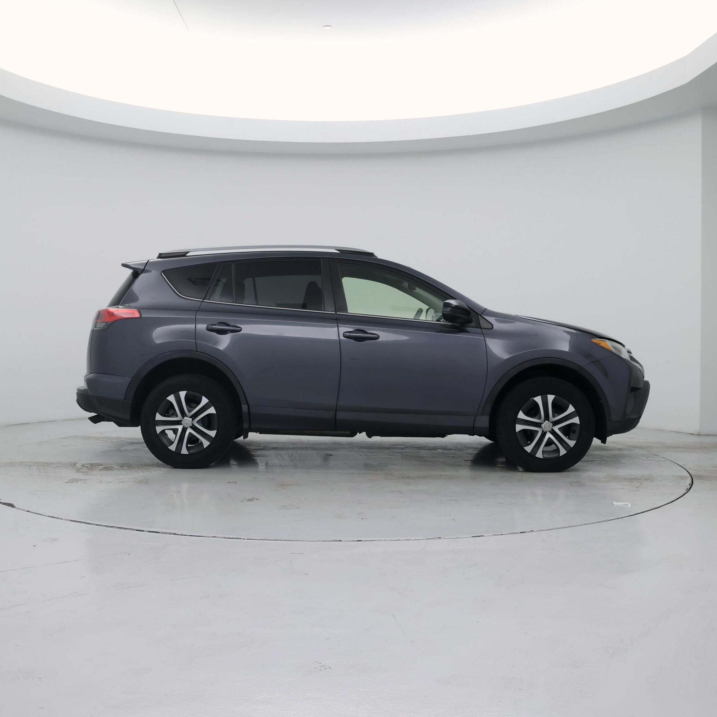 Thumbnail: 2018 Toyota RAV4 - 7