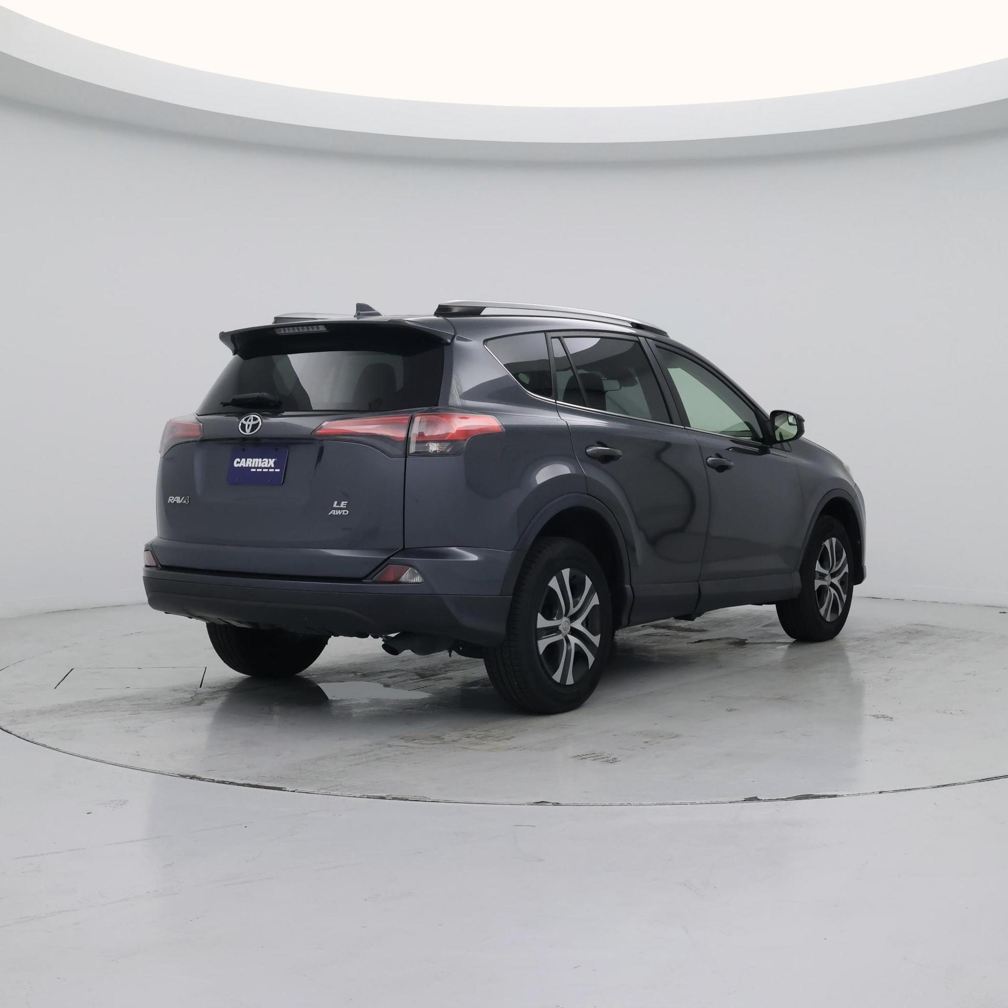 Thumbnail: 2018 Toyota RAV4 - 8